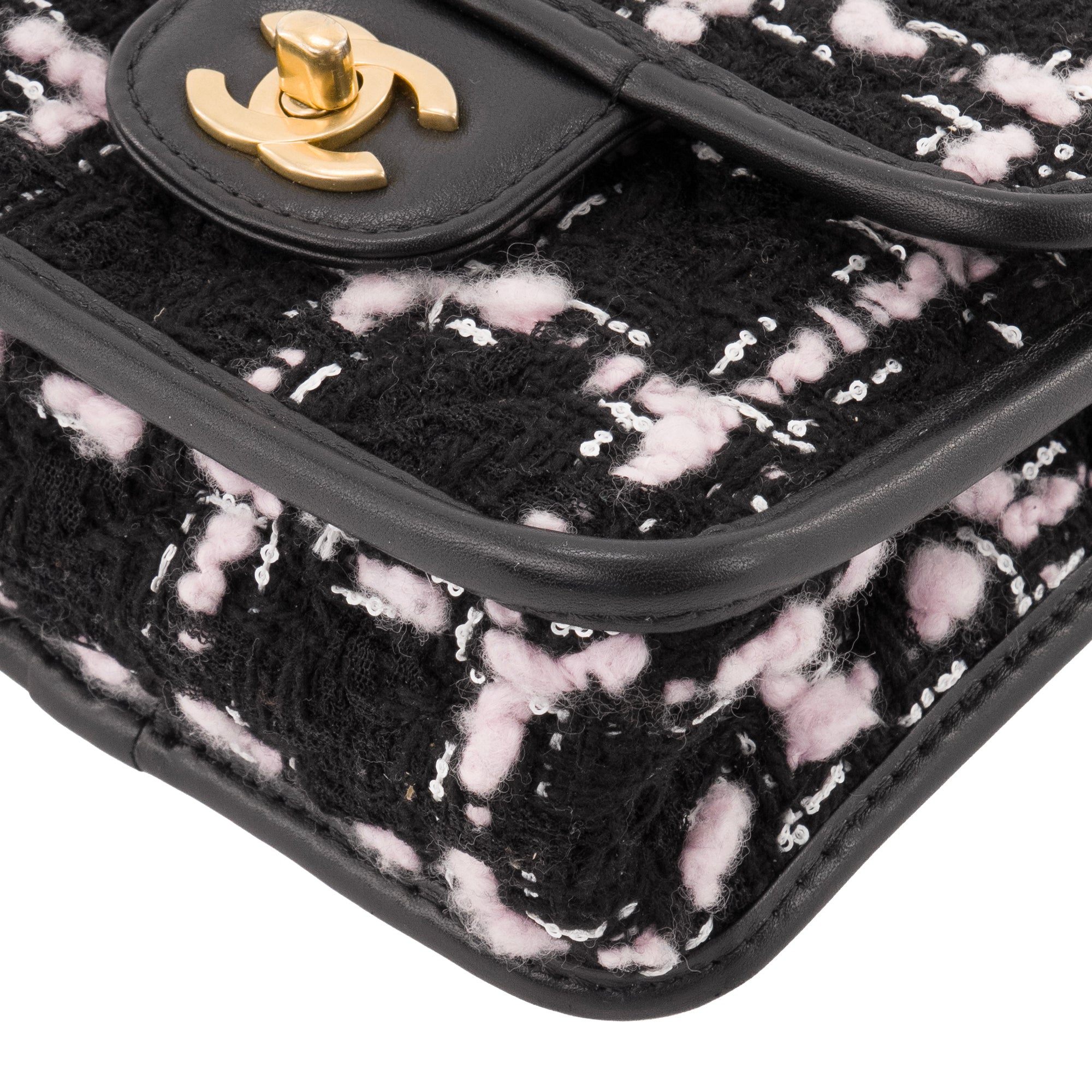 CHANEL - Sac à bandoulière Classique/Timeless Chanel en tweed et cuir noir