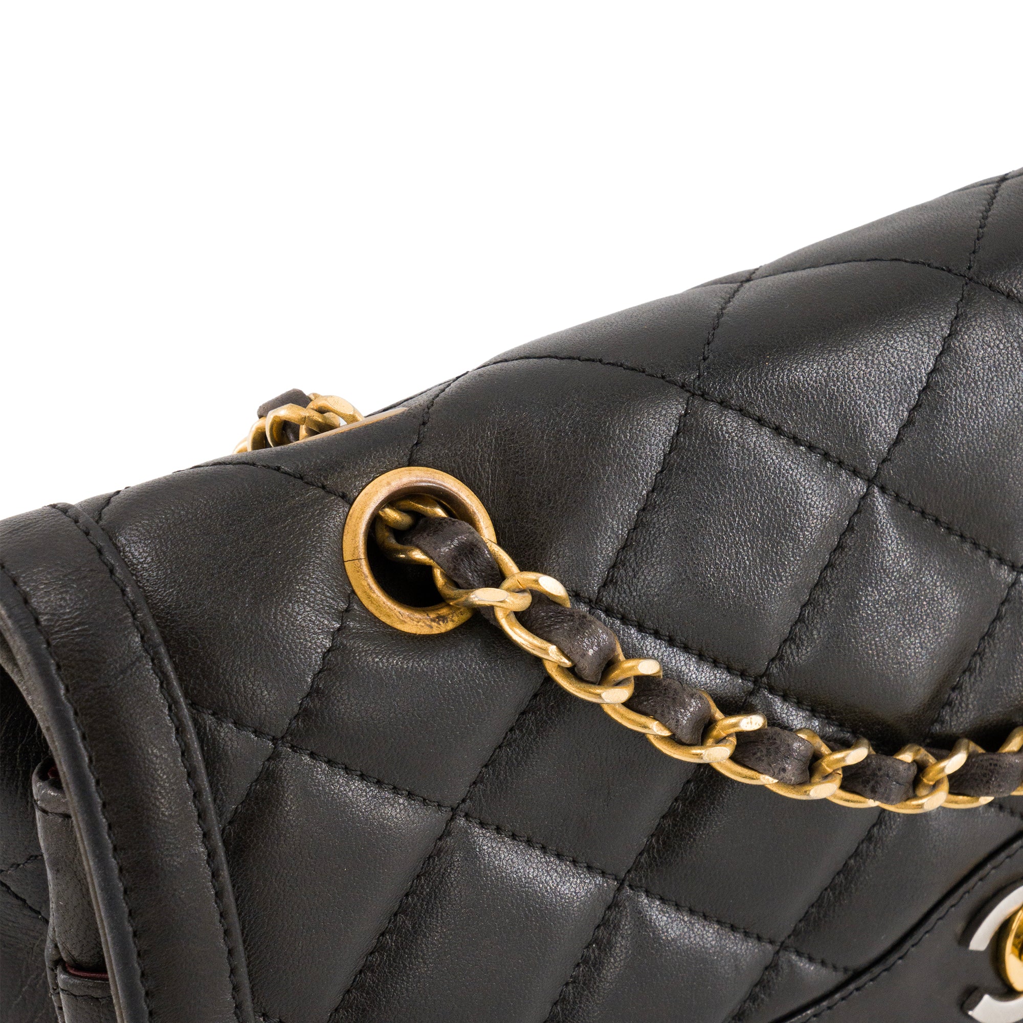 CHANEL - Sac à bandoulière Classique/Timeless édition Paris Chanel en cuir lisse noir vintage