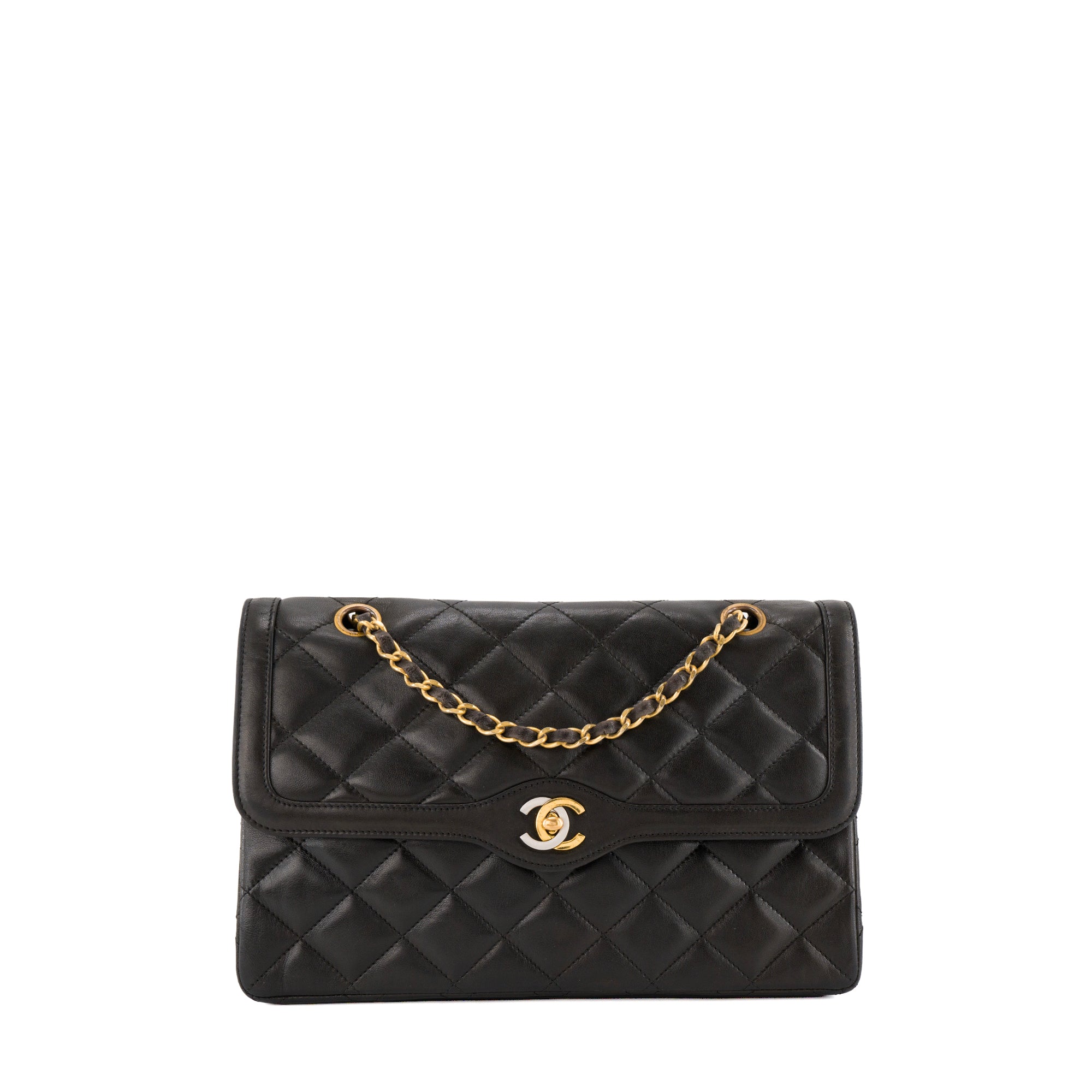 CHANEL - Sac à bandoulière Classique/Timeless édition Paris Chanel en cuir lisse noir vintage