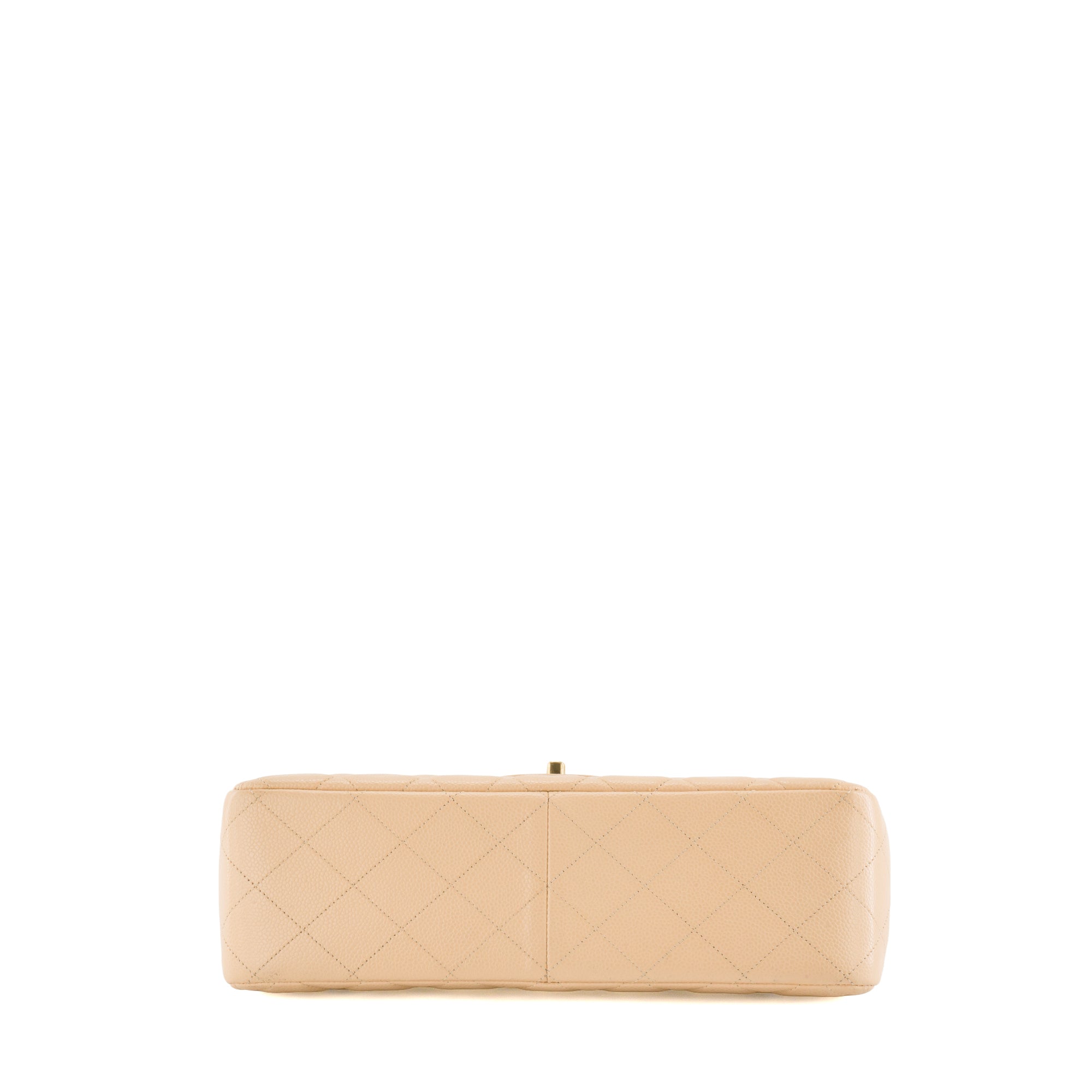 CHANEL - Sac à bandoulière Classique/Timeless Jumbo Chanel en cuir caviar beige