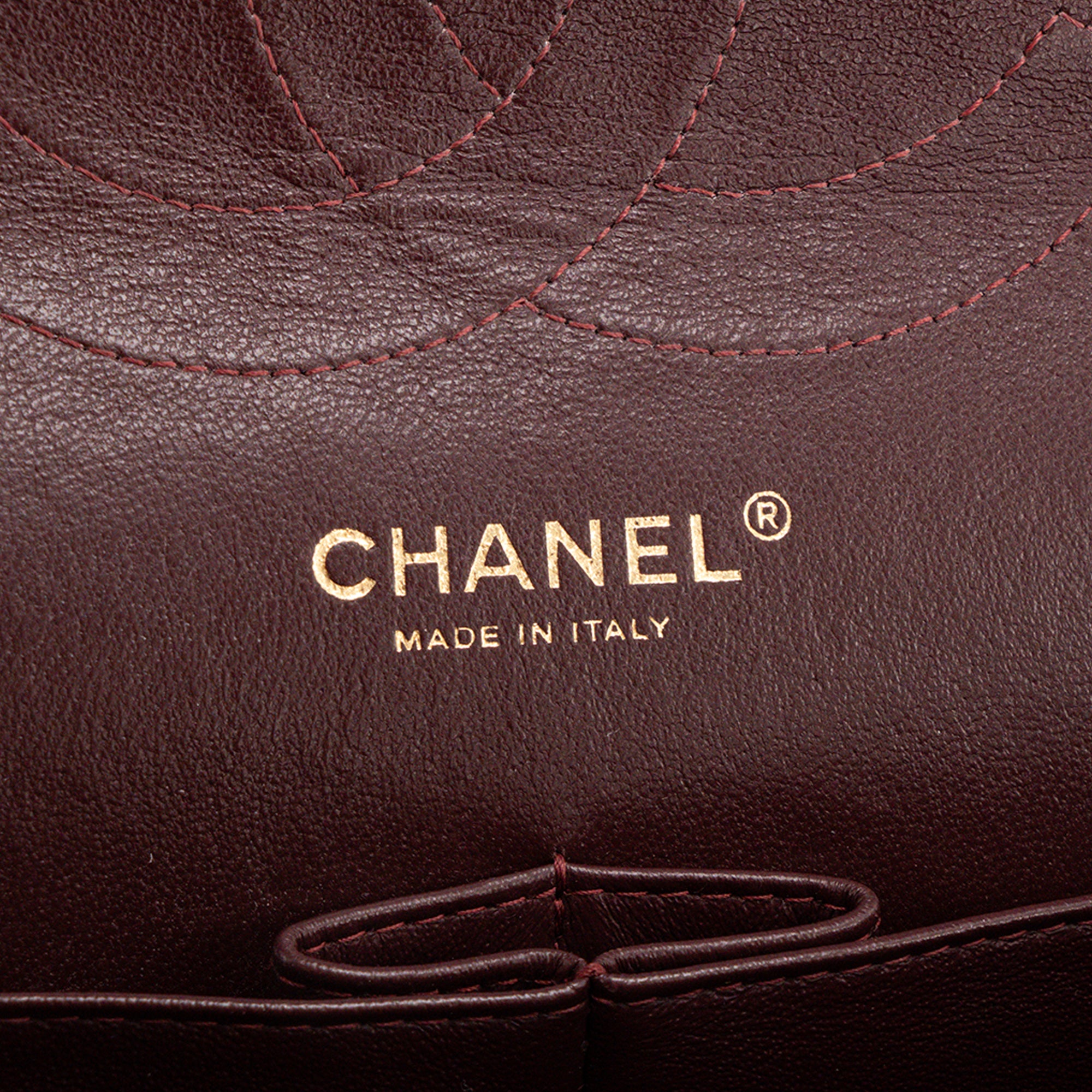 CHANEL - Sac à bandoulière Classique/Timeless Jumbo Chanel en cuir caviar noir