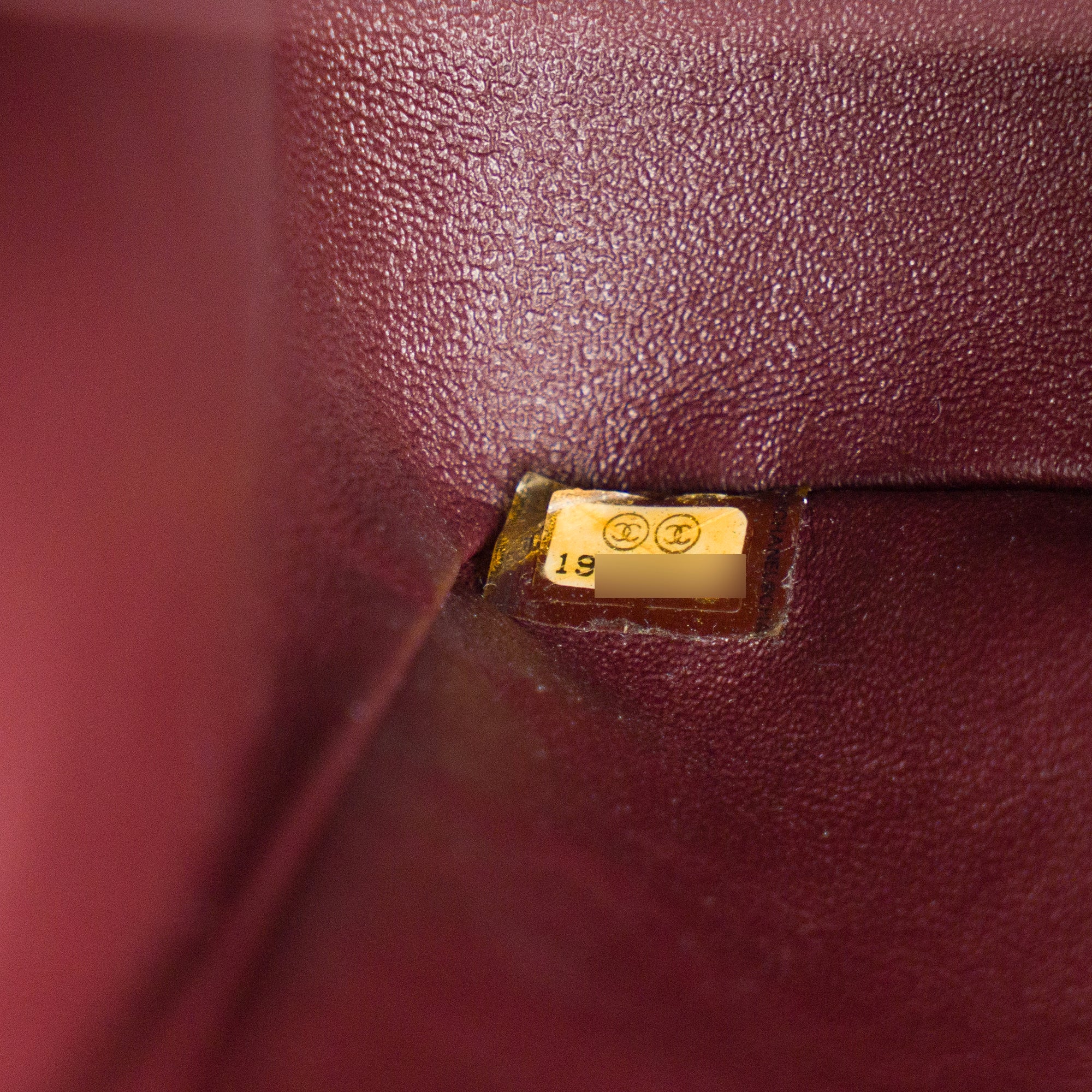 CHANEL - Sac à bandoulière Classique/Timeless Jumbo Chanel en cuir caviar noir