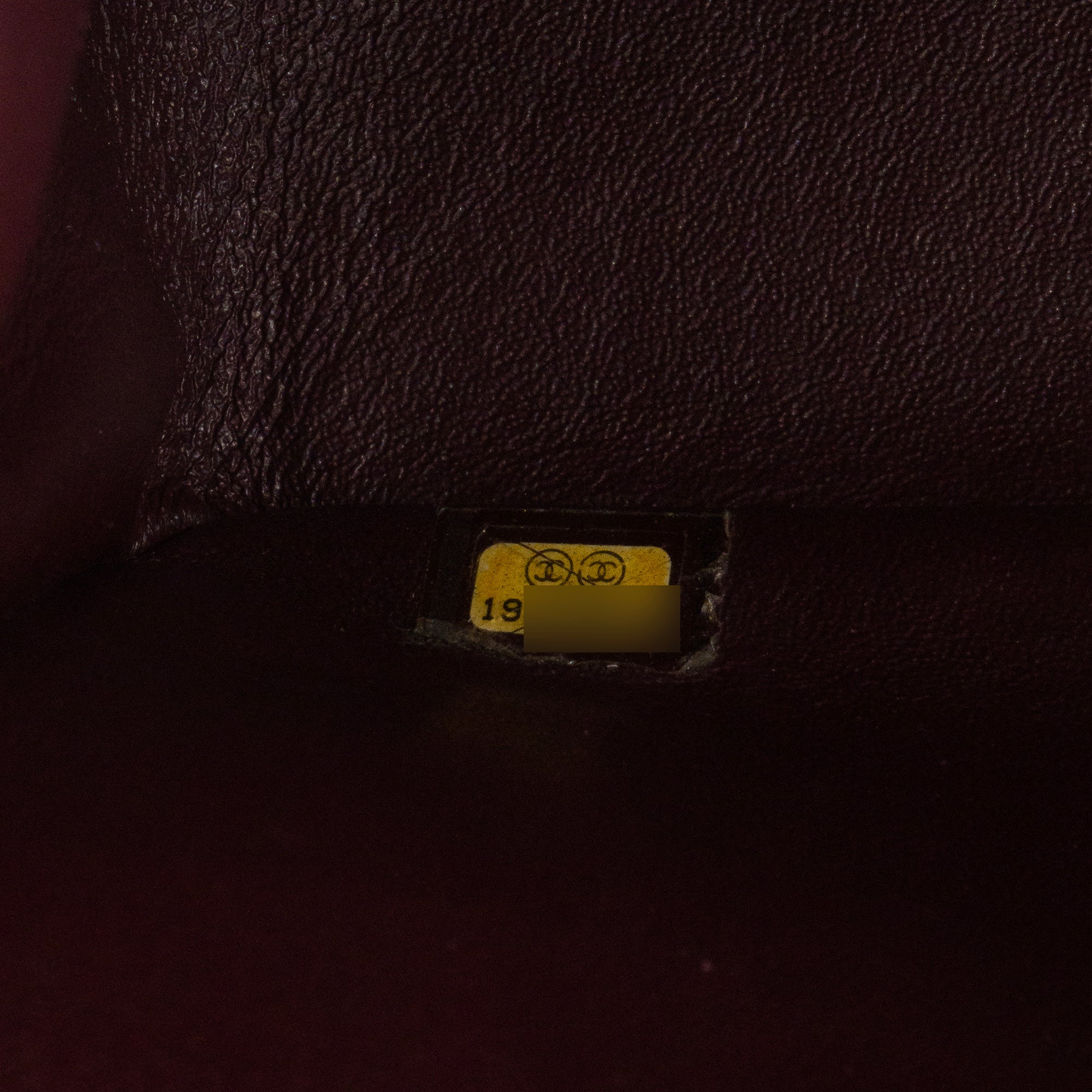 CHANEL - Sac à bandoulière Classique/Timeless Jumbo Chanel en cuir caviar noir