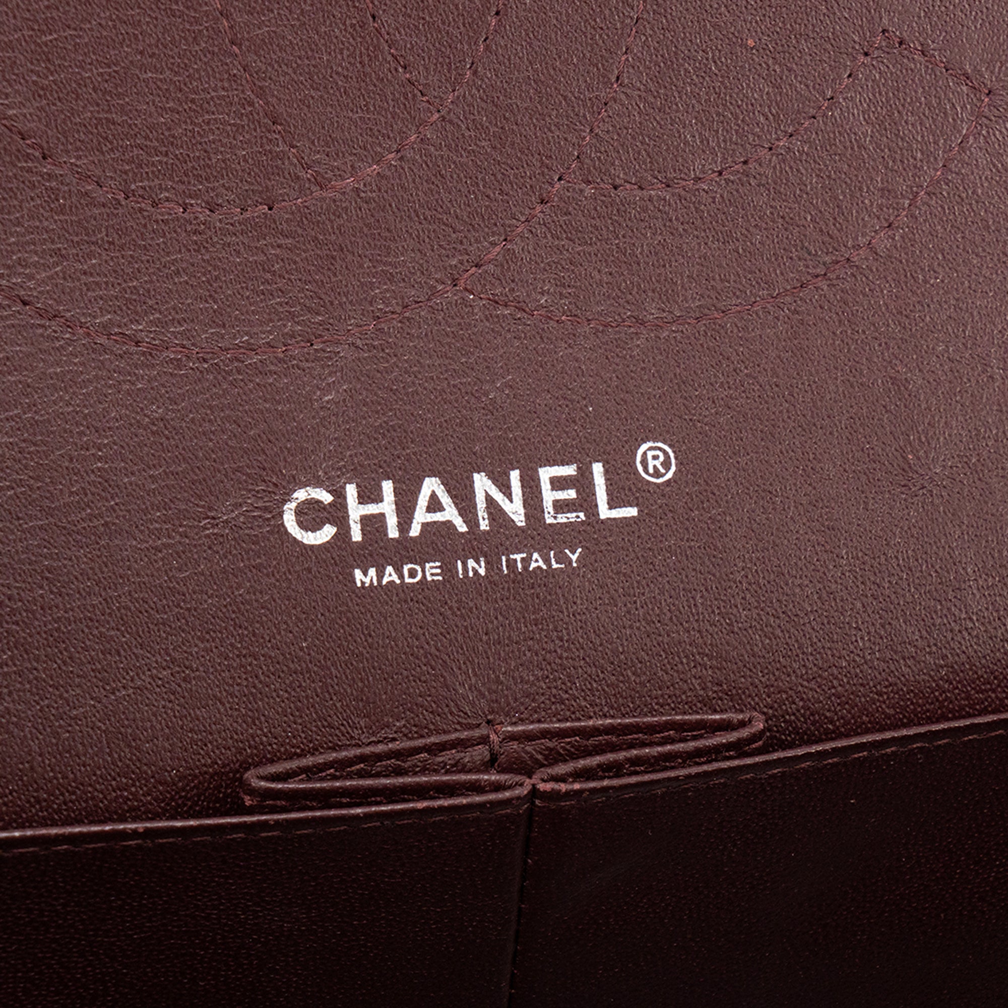 CHANEL - Sac à bandoulière Classique/Timeless Jumbo Chanel en cuir caviar noir