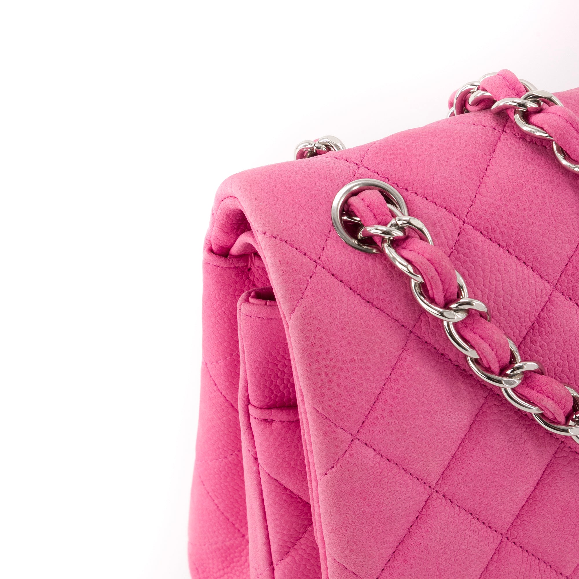 CHANEL - Sac à bandoulière Classique/Timeless Jumbo Chanel en cuir caviar rose