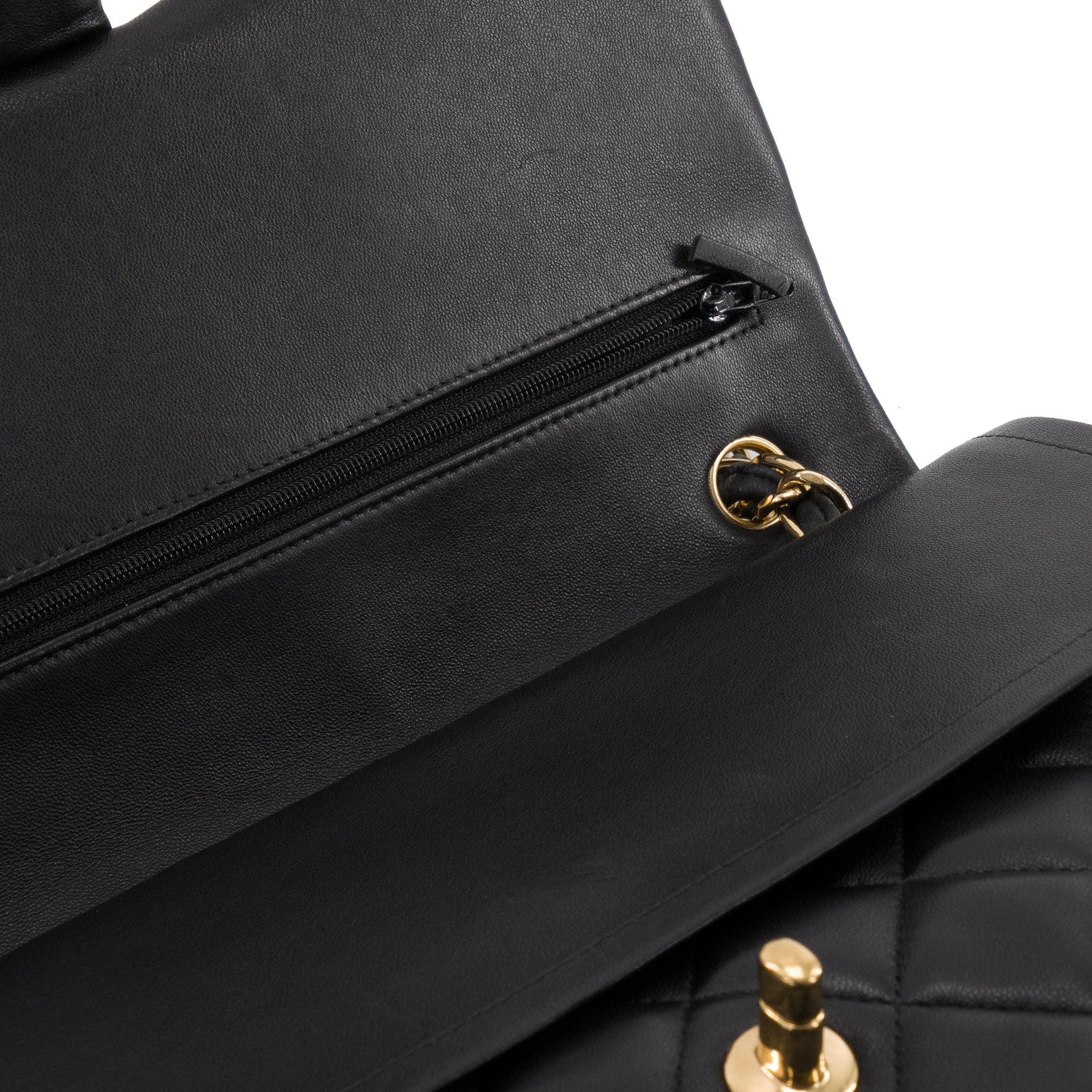 CHANEL - Sac à bandoulière Classique/Timeless Jumbo Chanel en cuir lisse noir