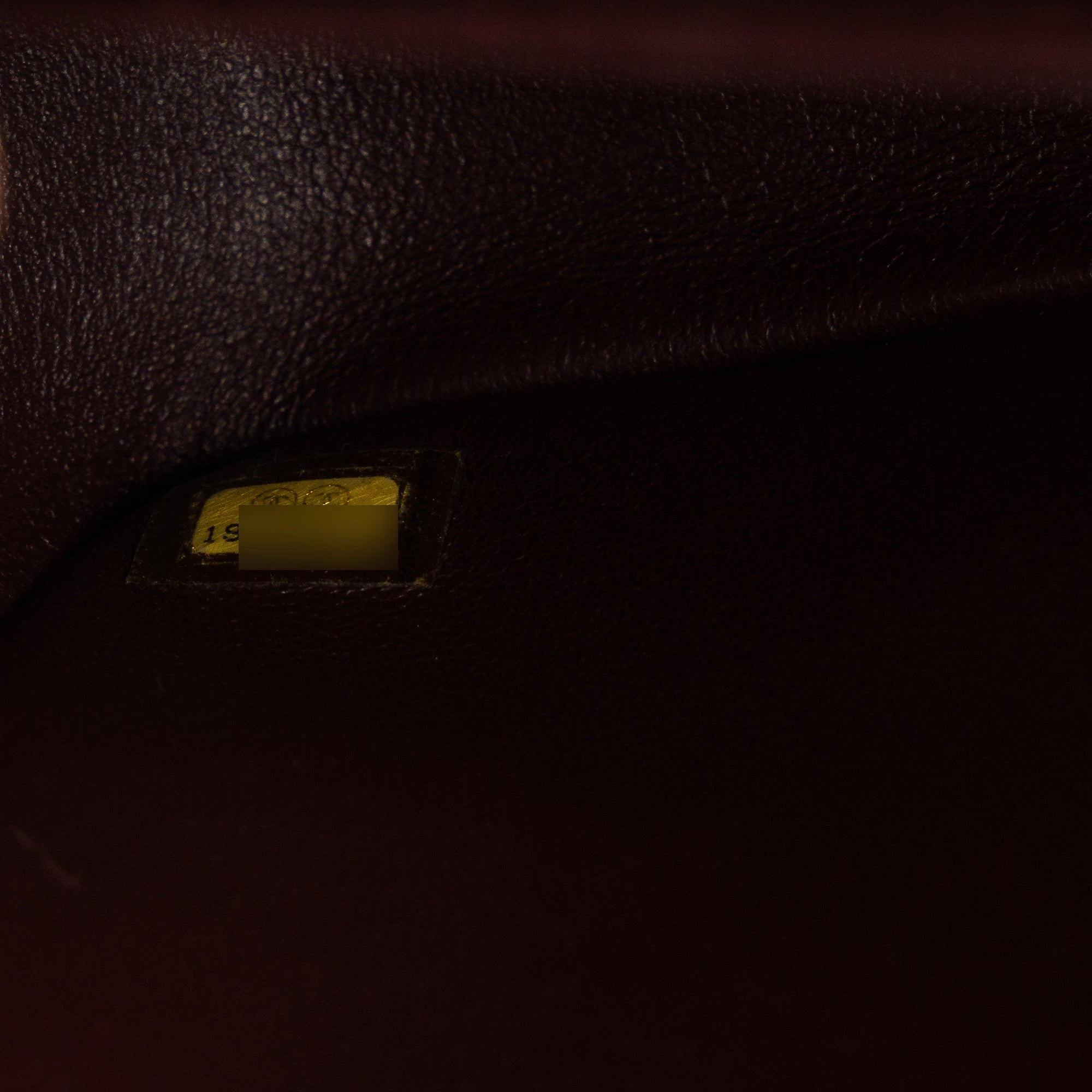 CHANEL - Sac à bandoulière Classique/Timeless Jumbo Chanel en cuir lisse noir