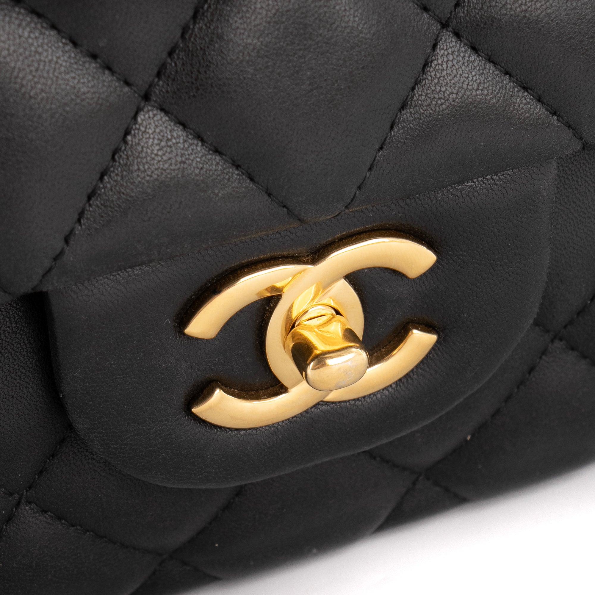 CHANEL - Sac à bandoulière Classique/Timeless Jumbo Chanel en cuir lisse noir d'occasion