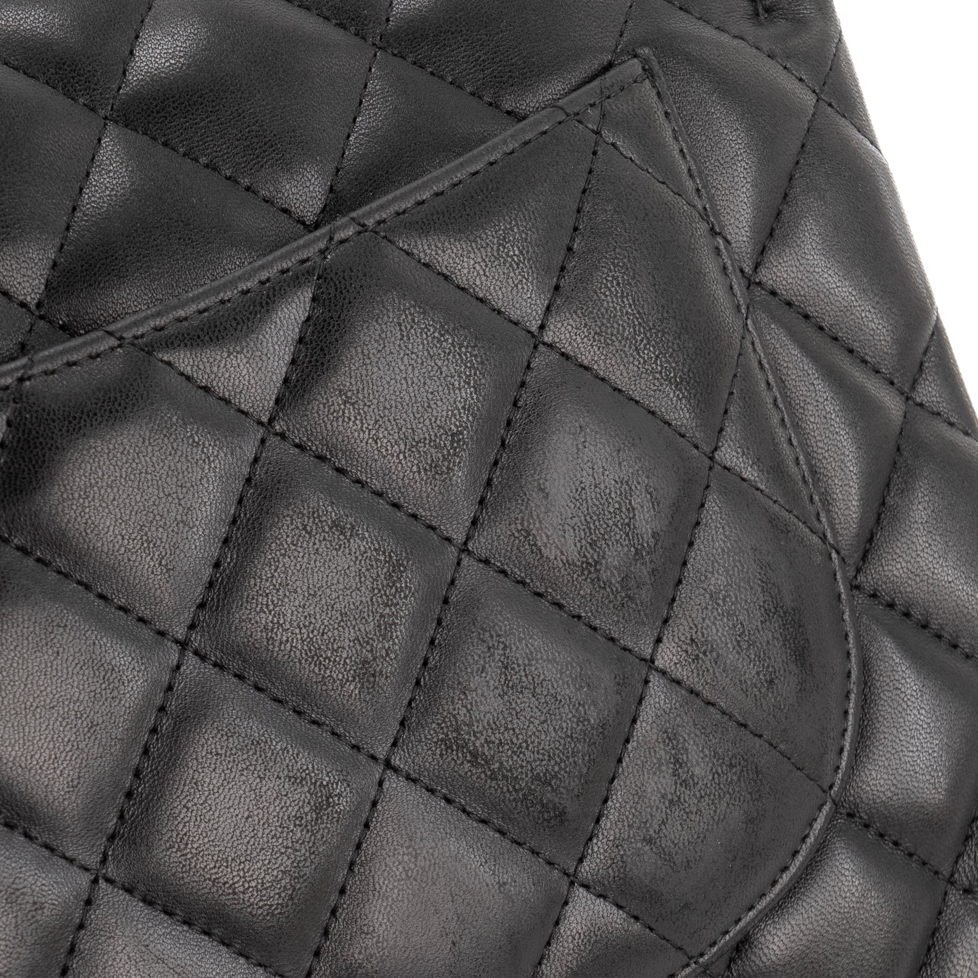 CHANEL - Sac à bandoulière Classique/Timeless Jumbo Chanel en cuir lisse noir d'occasion