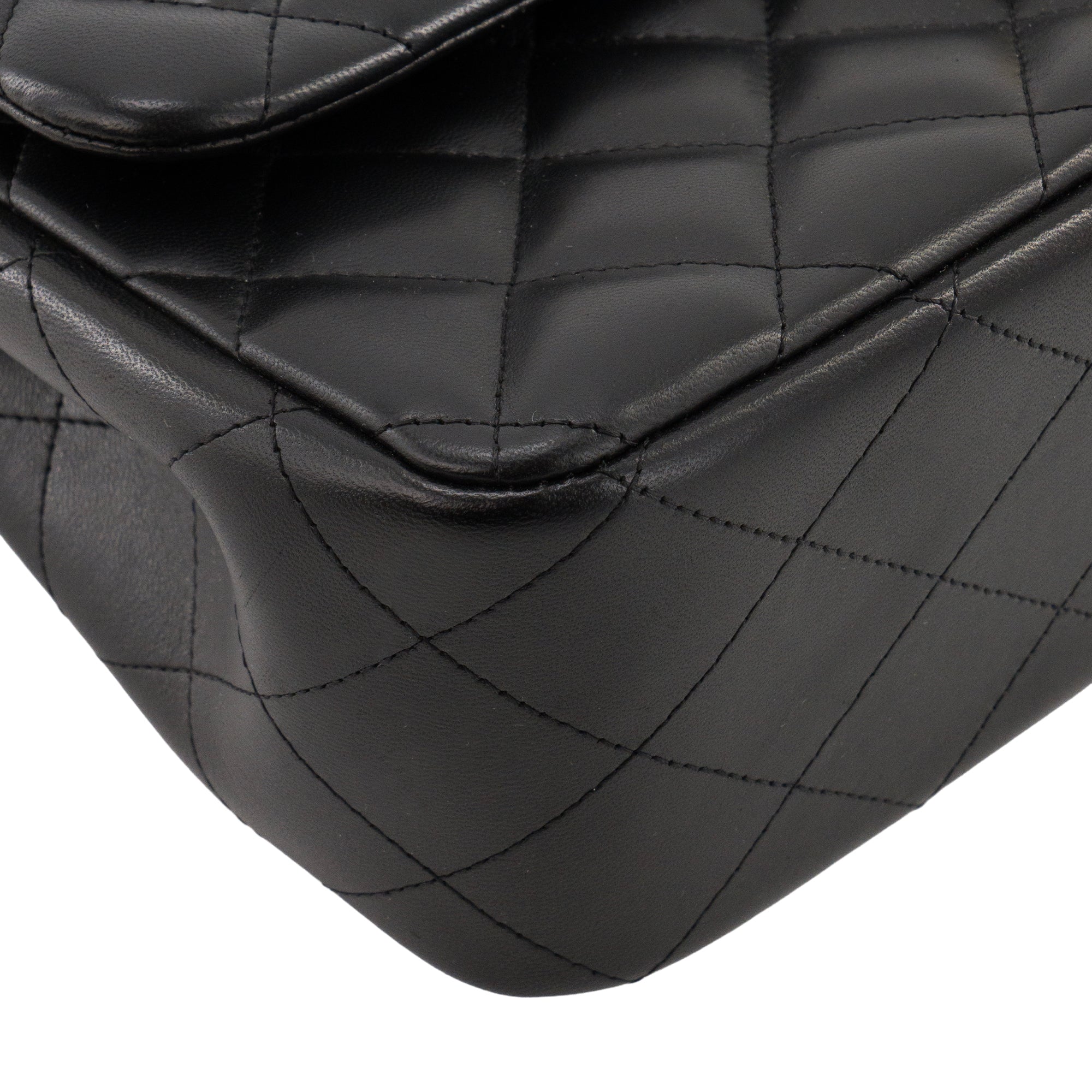 CHANEL - Sac à bandoulière Classique/Timeless Jumbo Chanel en cuir lisse noir