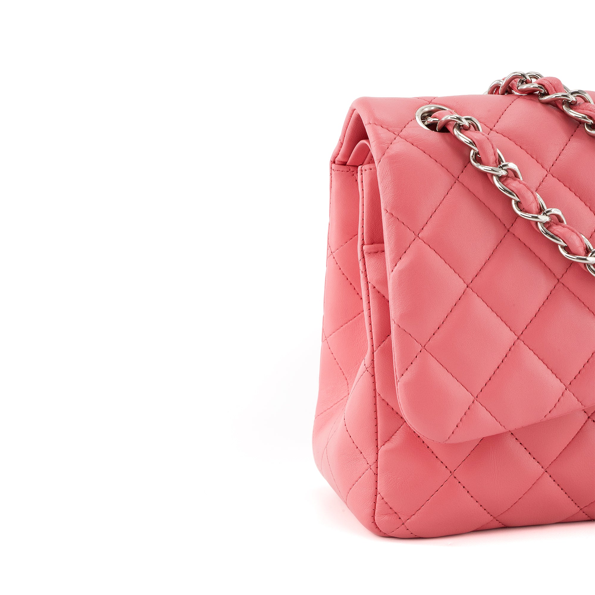 CHANEL - Sac à bandoulière Classique/Timeless Jumbo Chanel en cuir lisse rose