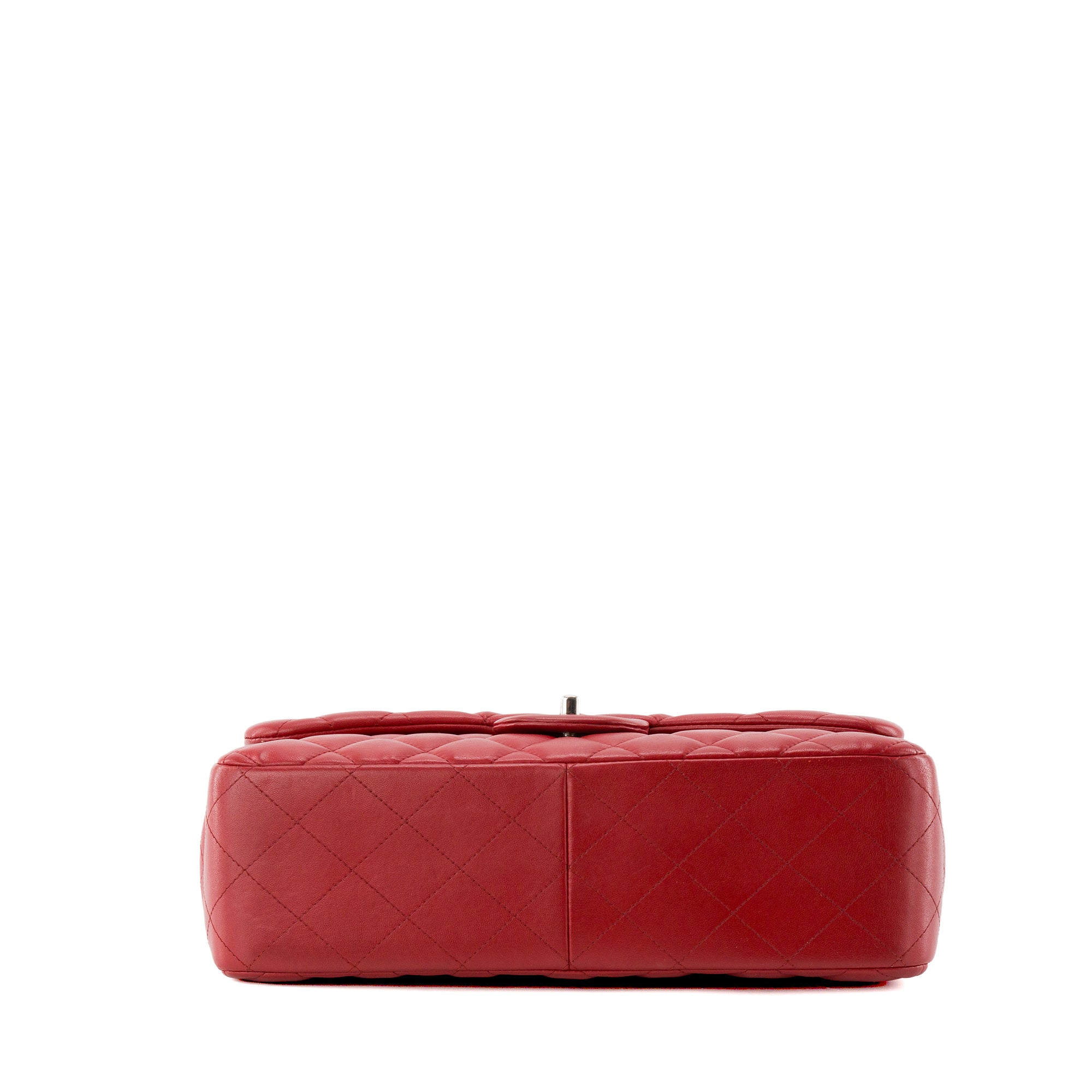 CHANEL - Sac à bandoulière Classique/Timeless Jumbo Chanel en cuir lisse rouge