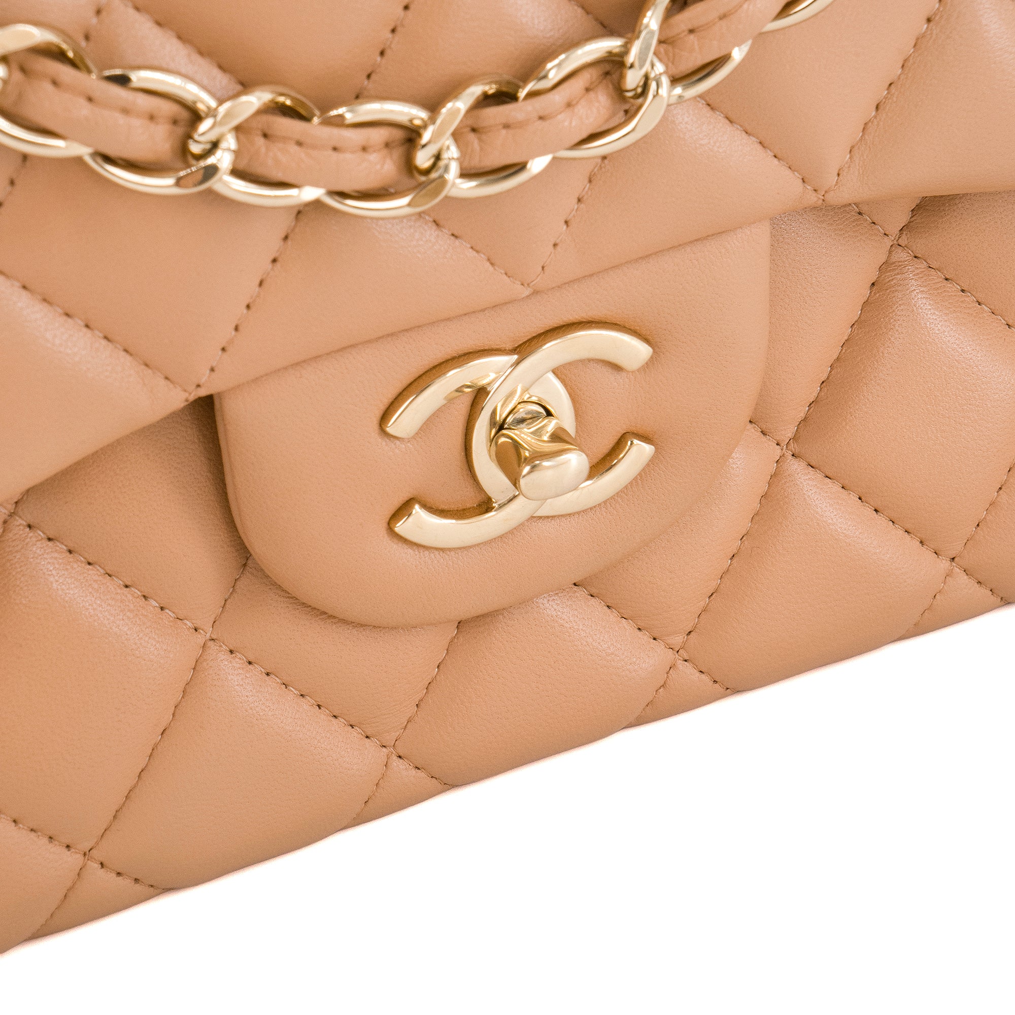 CHANEL - Sac à bandoulière Classique/Timeless Jumbo Chanel en cuir marron