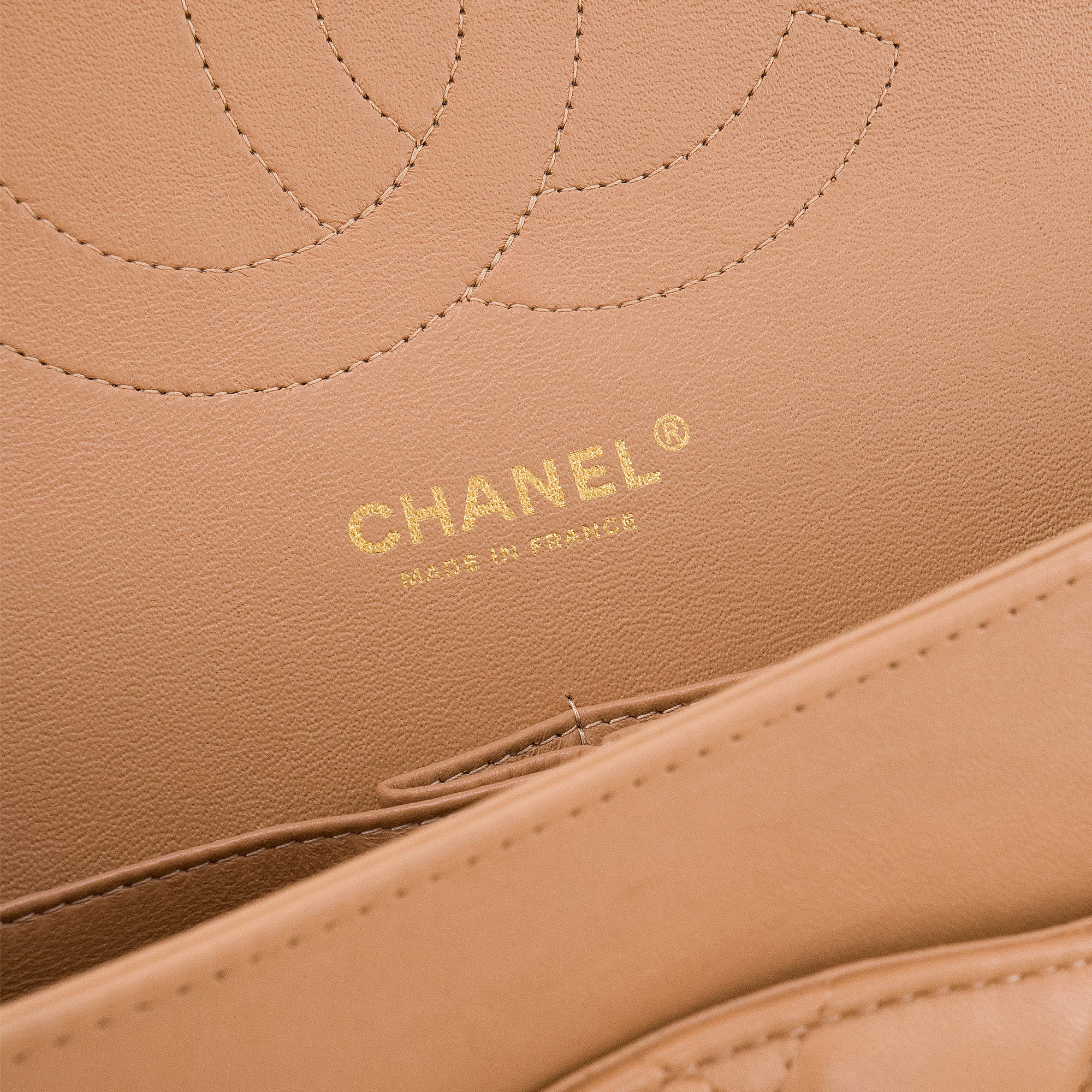 CHANEL - Sac à bandoulière Classique/Timeless Jumbo Chanel en cuir marron