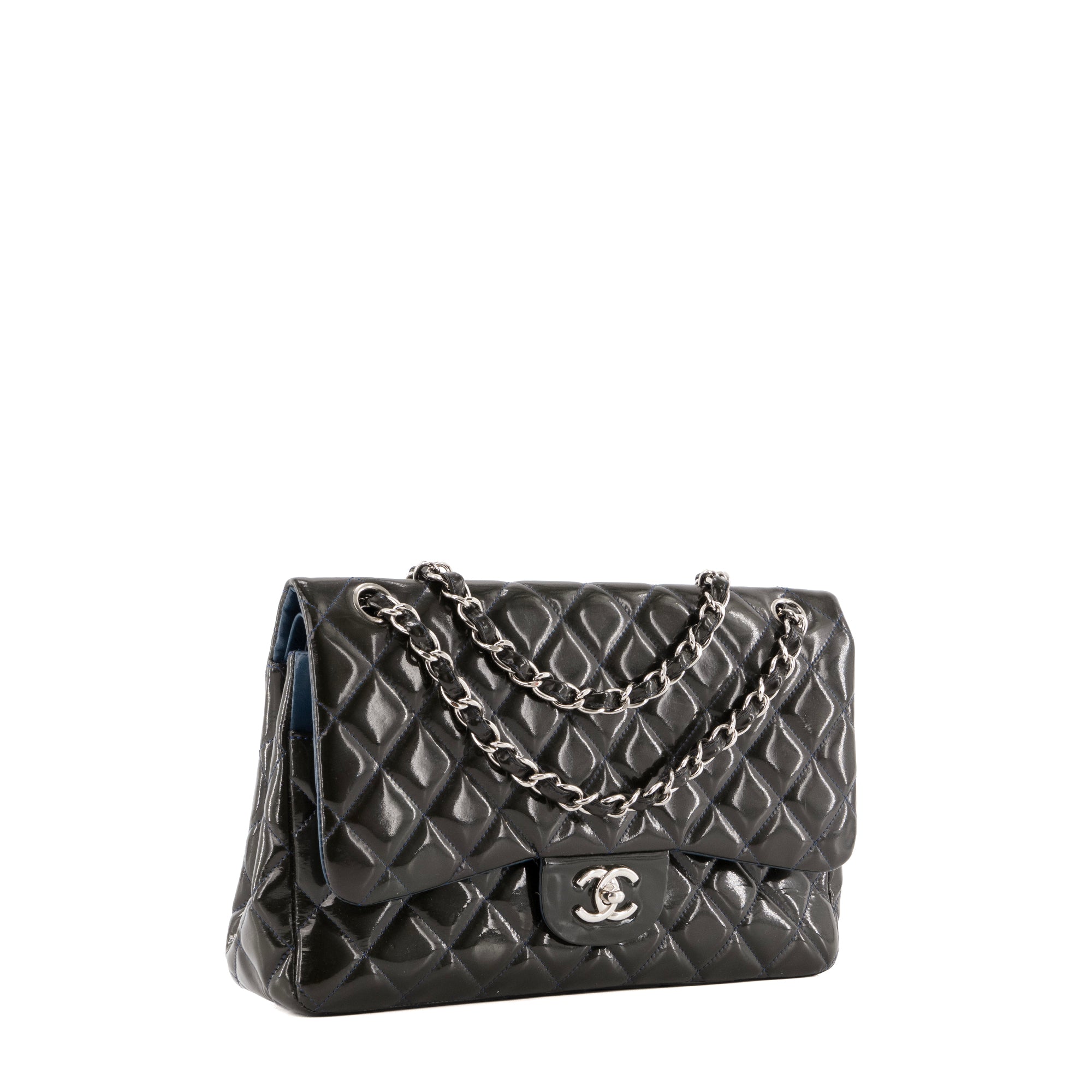 CHANEL - Sac à bandoulière Classique/Timeless Jumbo Chanel en cuir verni kaki