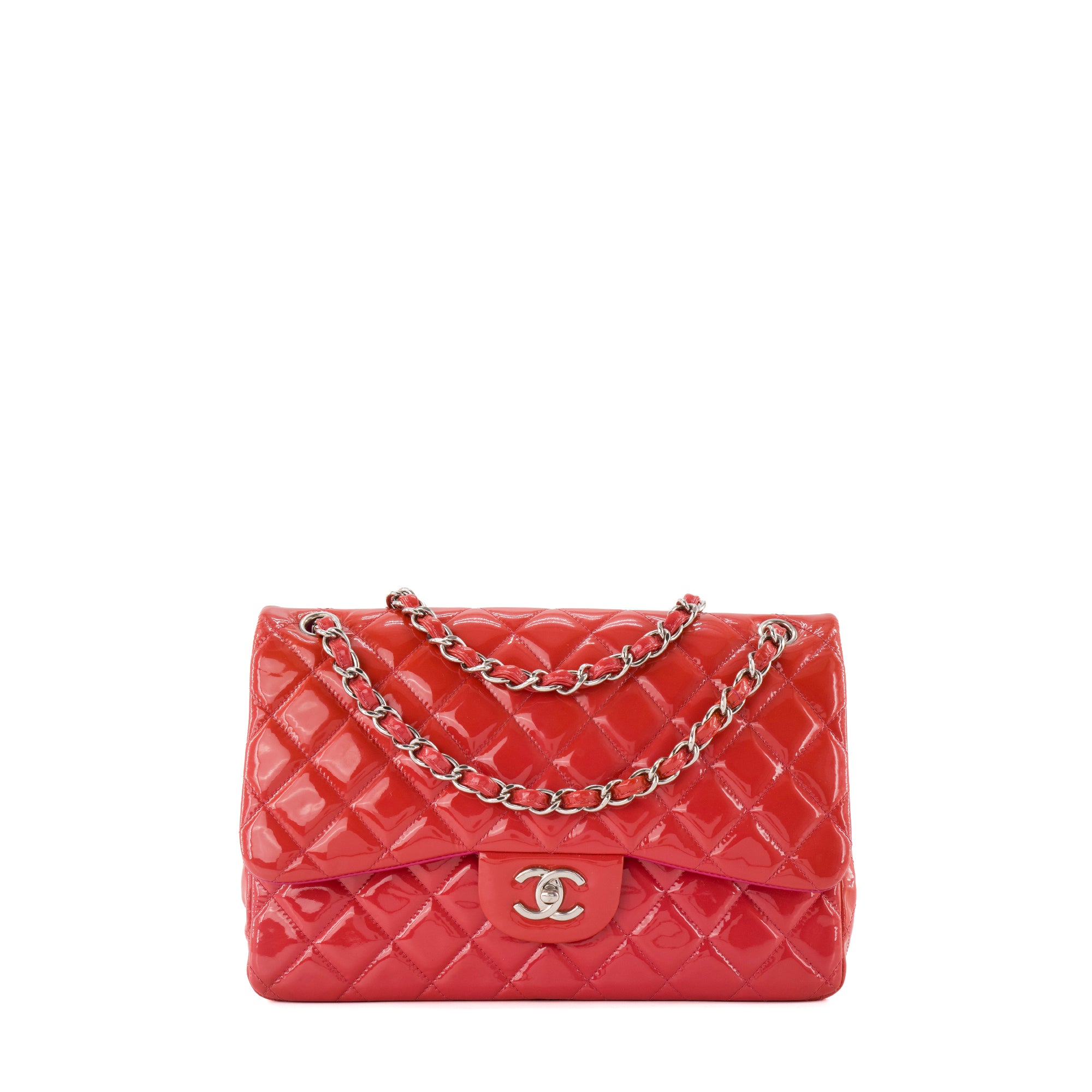 CHANEL - Sac à bandoulière Classique/Timeless Jumbo Chanel en cuir verni rose
