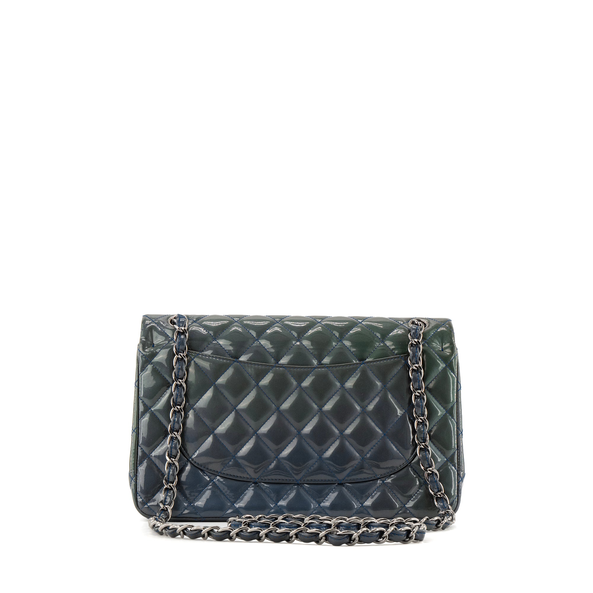 CHANEL - Sac à bandoulière Classique/Timeless Jumbo Chanel en cuir verni vert irisé