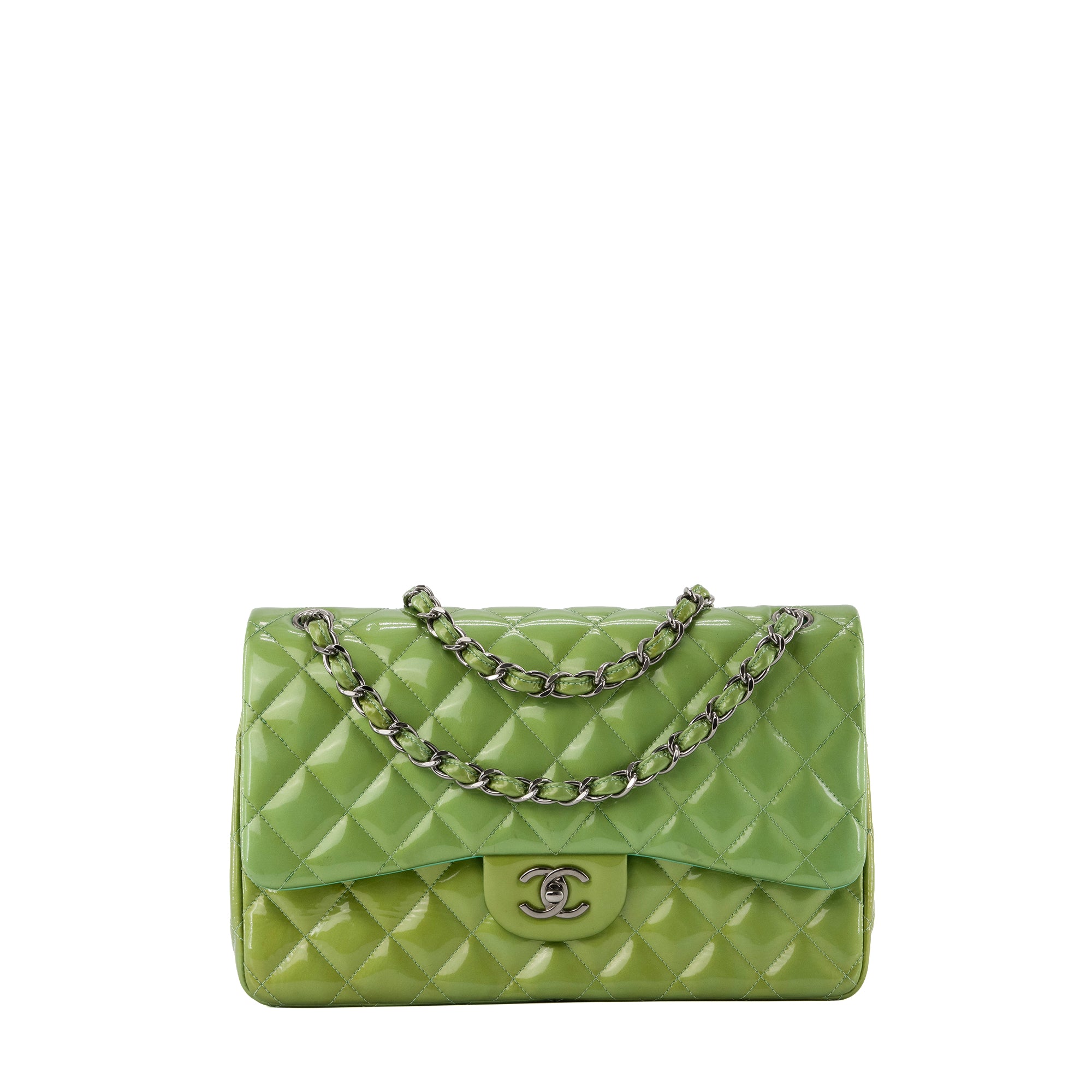 CHANEL - Sac à bandoulière Classique/Timeless Jumbo Chanel en cuir verni vert