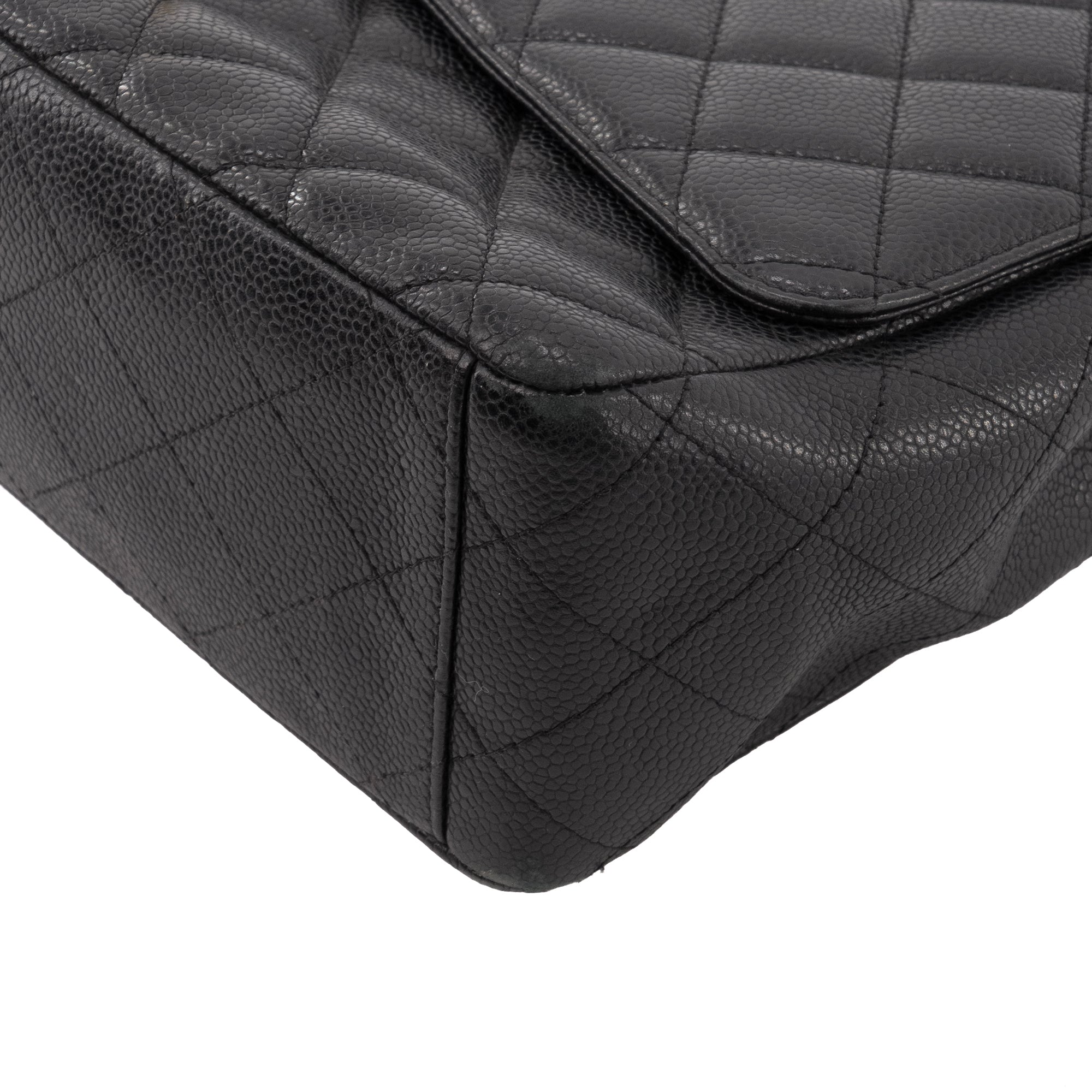 CHANEL - Sac à bandoulière Classique/Timeless Maxi Jumbo Chanel en cuir caviar noir