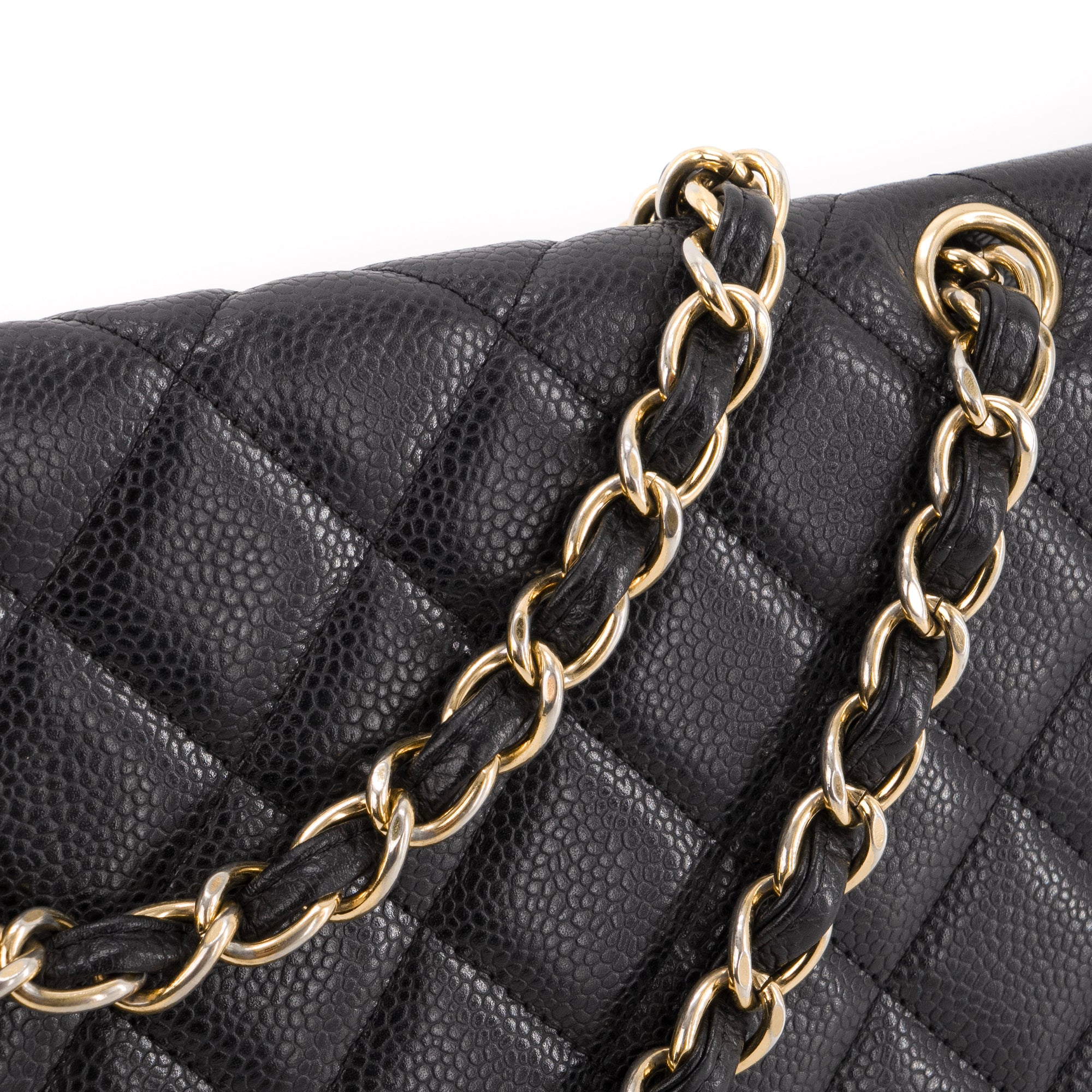 CHANEL - Sac à bandoulière Classique/Timeless Maxi Jumbo Chanel en cuir caviar noir