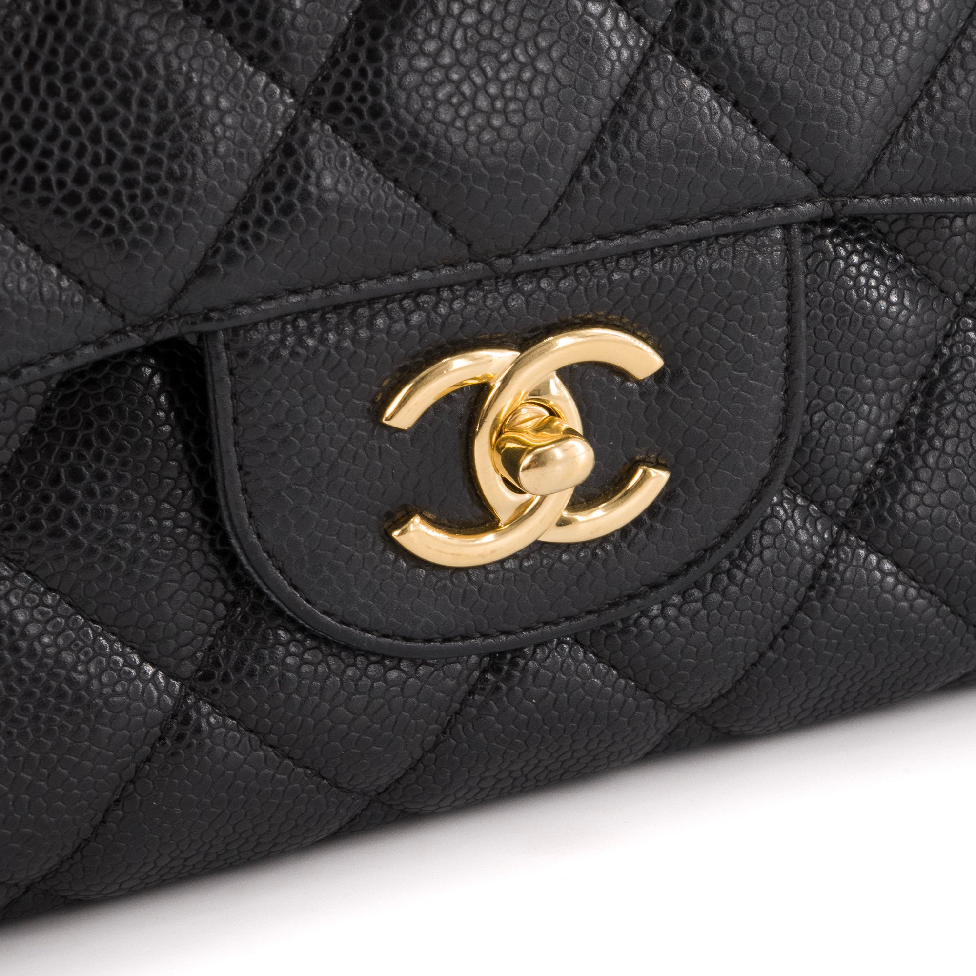 CHANEL - Sac à bandoulière Classique/Timeless Maxi Jumbo Chanel en cuir caviar noir
