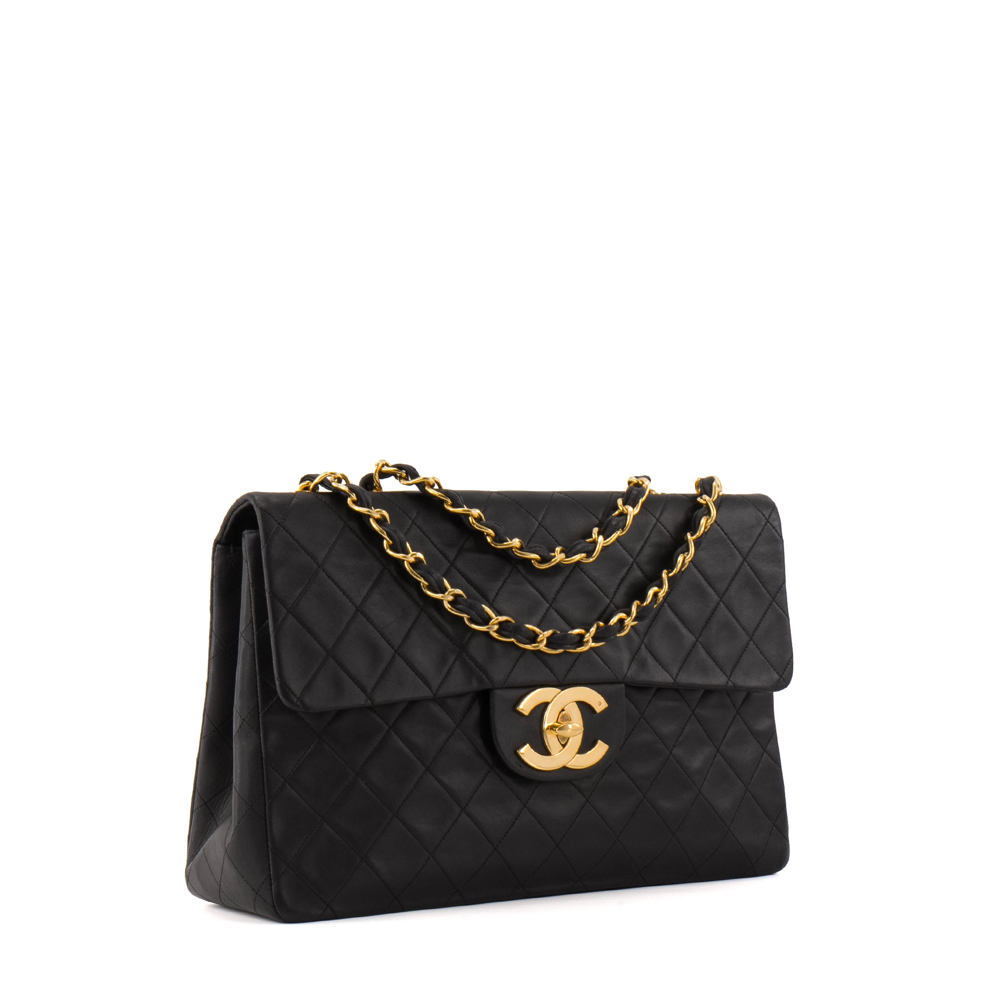 CHANEL - Sac à bandoulière Classique/Timeless Maxi Jumbo Chanel en cuir lisse noir vintage