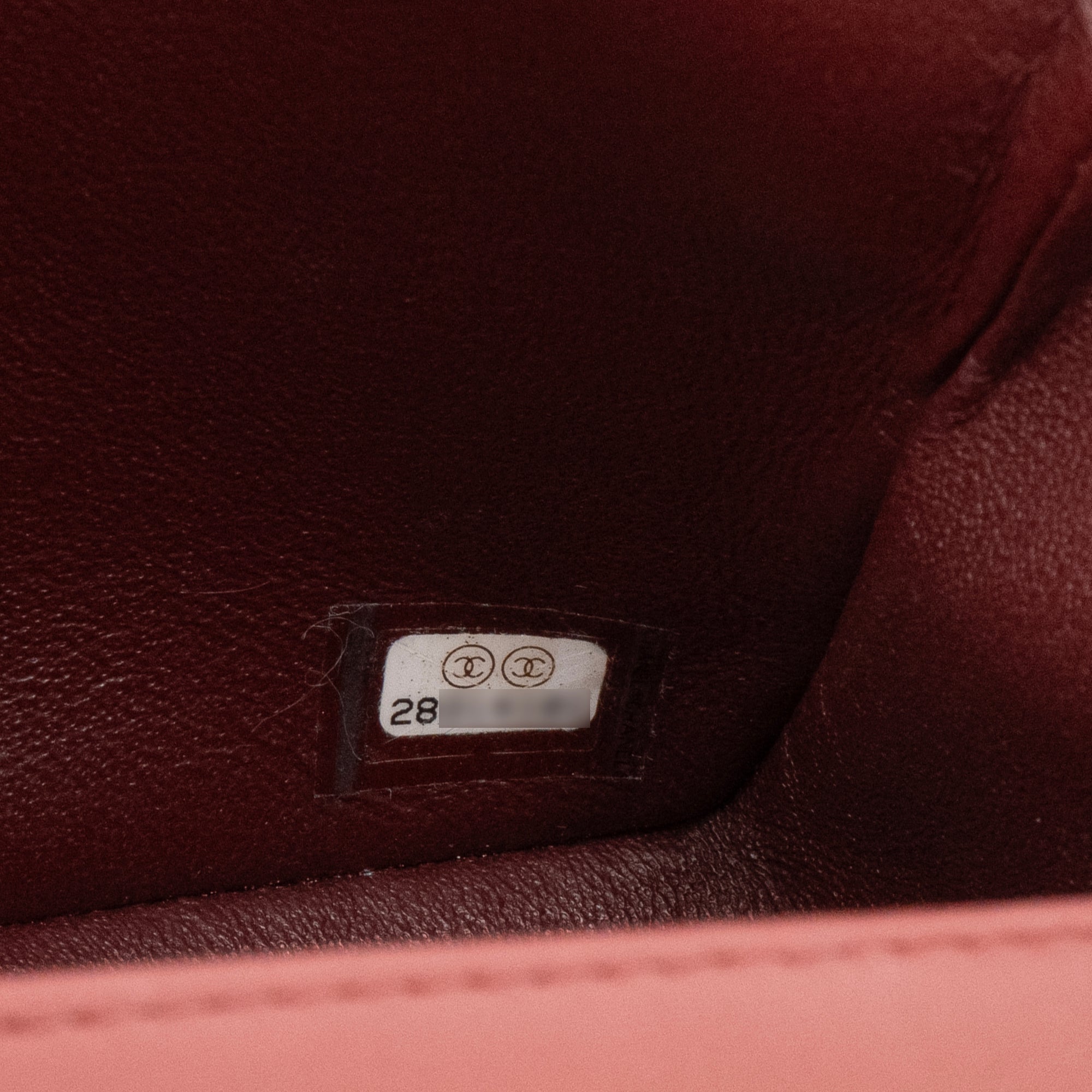 CHANEL - Sac à bandoulière Classique/Timeless Mini rectangle Chanel en cuir bordeaux