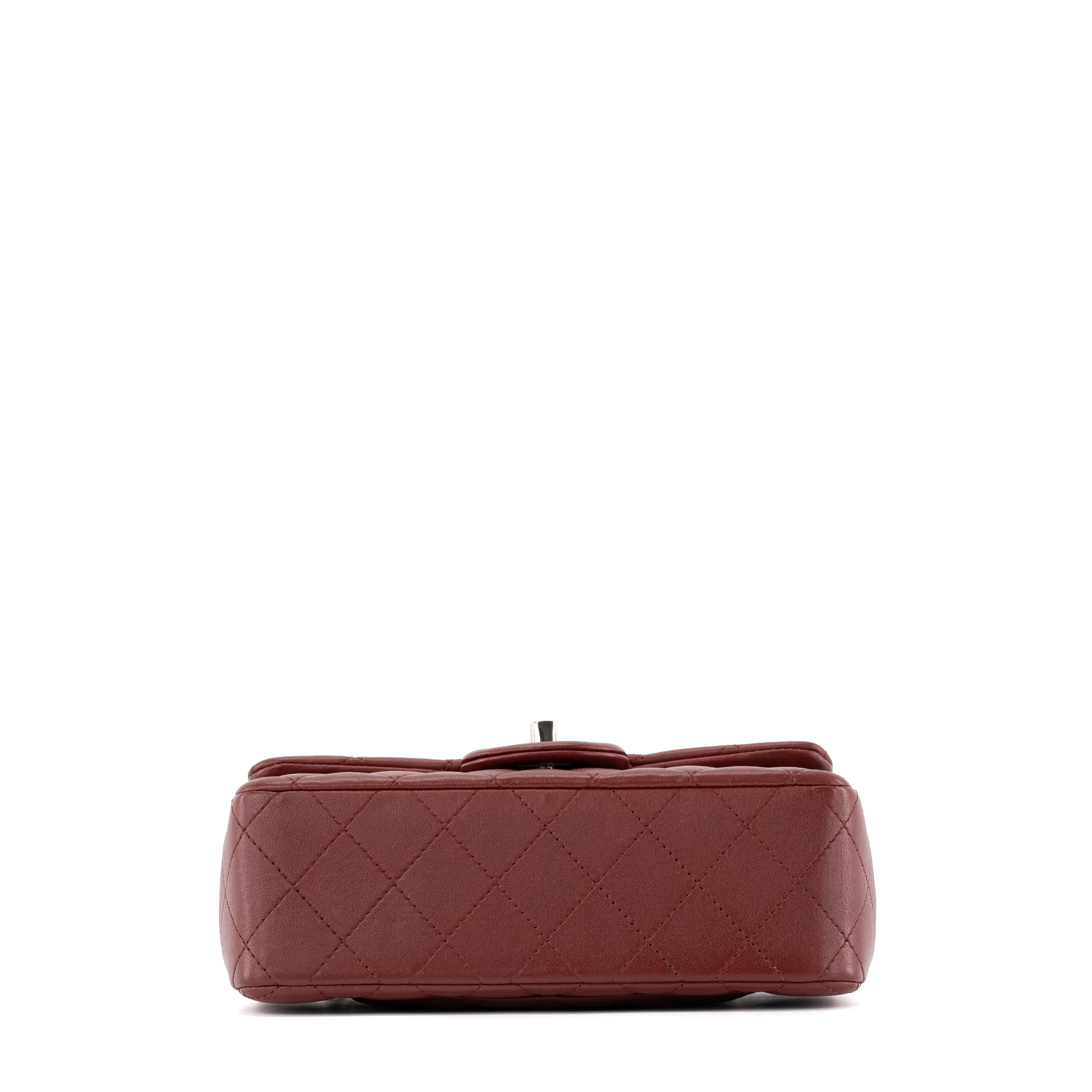 CHANEL - Sac à bandoulière Classique/Timeless Mini rectangle Chanel en cuir bordeaux