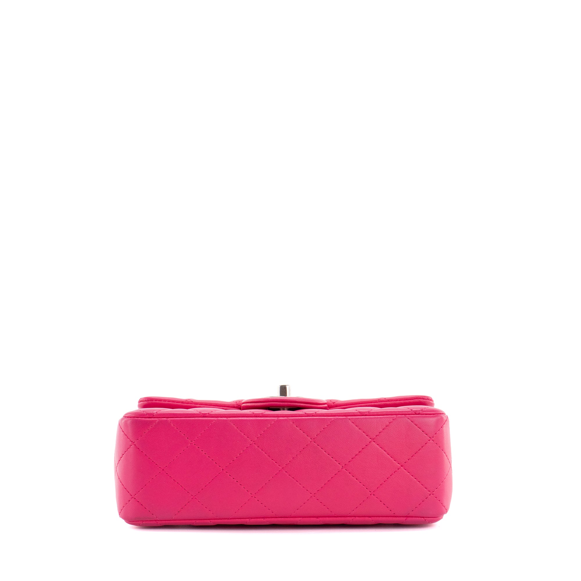 CHANEL - Sac à bandoulière Classique/Timeless Mini Rectangle Chanel en cuir lisse rose