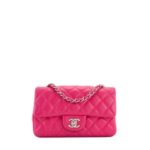 CHANEL - Sac à bandoulière Classique/Timeless Mini Rectangle Chanel en cuir lisse rose