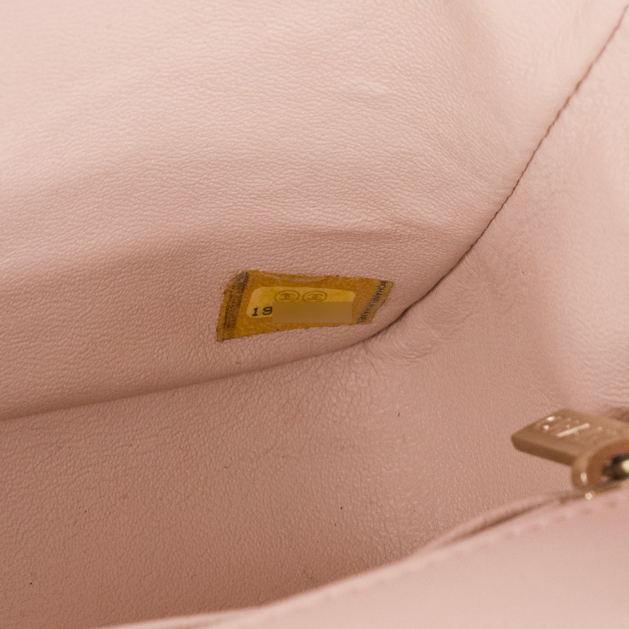 CHANEL - Classic: Timeless Mini rectangle Chanel shoulder bag in pale pink smooth leather