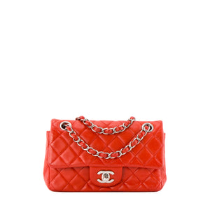 CHANEL - Sac à bandoulière Classique/Timeless Mini Rectangle Chanel en cuir lisse rouge