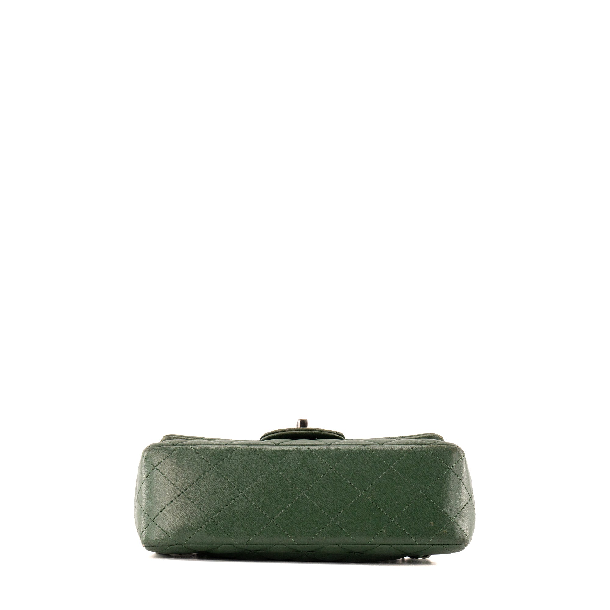CHANEL - Sac à bandoulière Classique/Timeless Mini Rectangle Chanel en cuir lisse vert