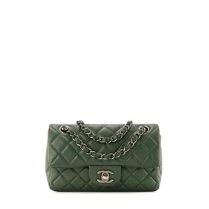 CHANEL - Sac à bandoulière Classique/Timeless Mini Rectangle Chanel en cuir lisse vert