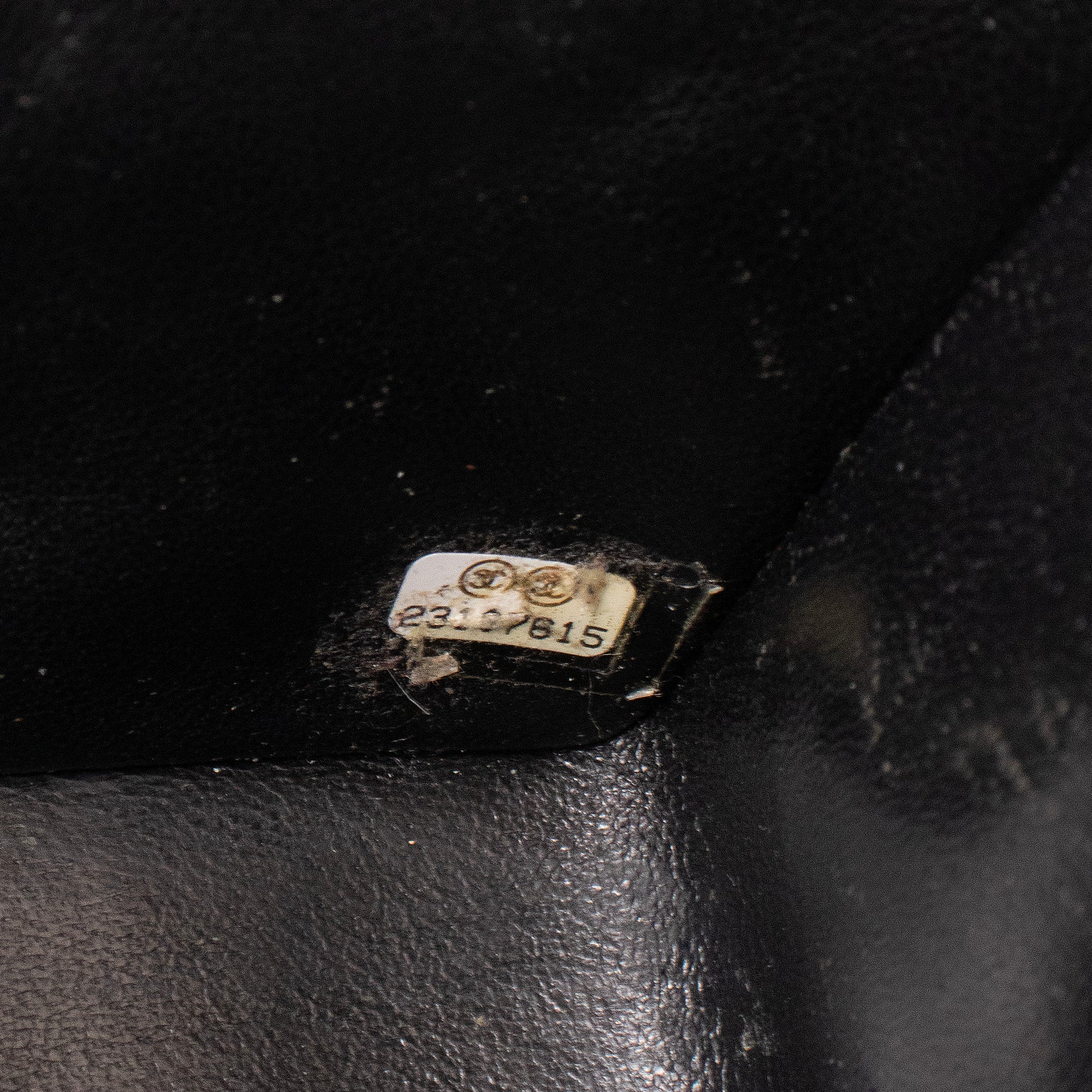 CHANEL - Sac à bandoulière Classique/Timeless Mini rectangle Chanel en cuir noir