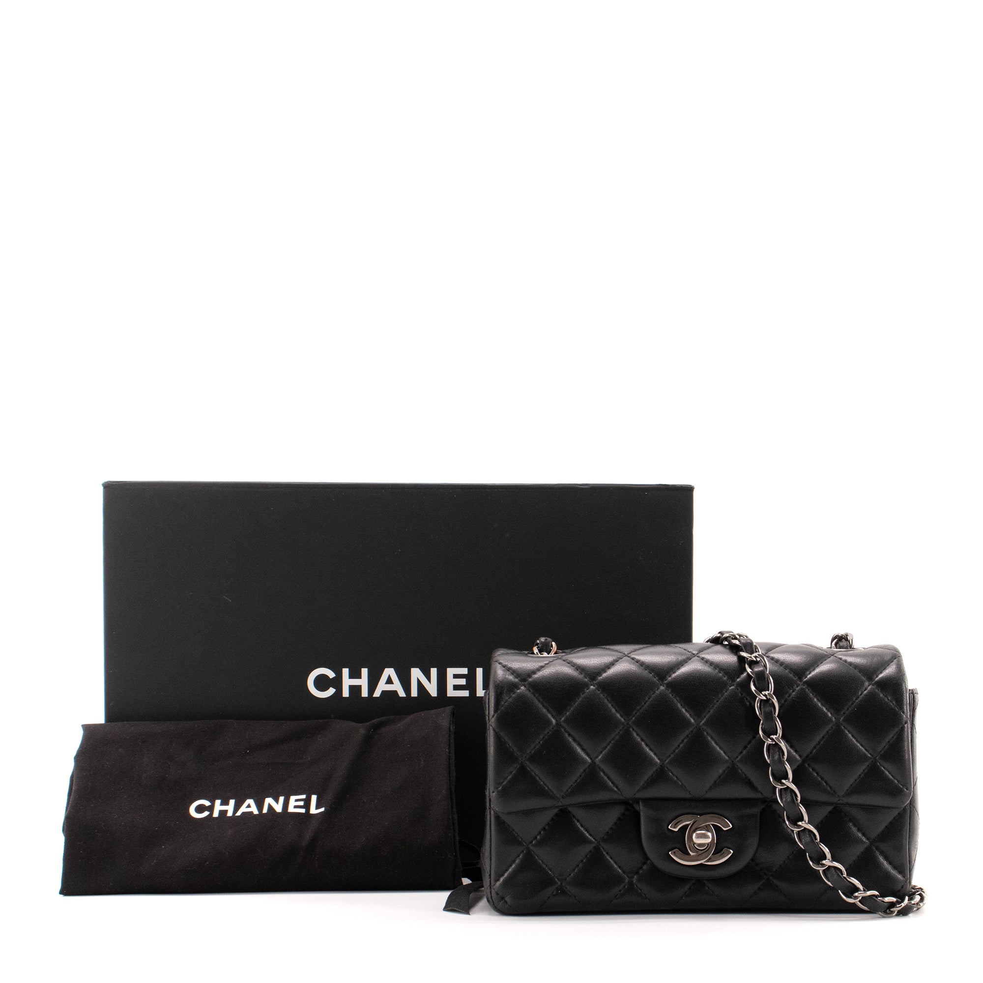 CHANEL - Sac à bandoulière Classique/Timeless Mini rectangle Chanel en cuir noir