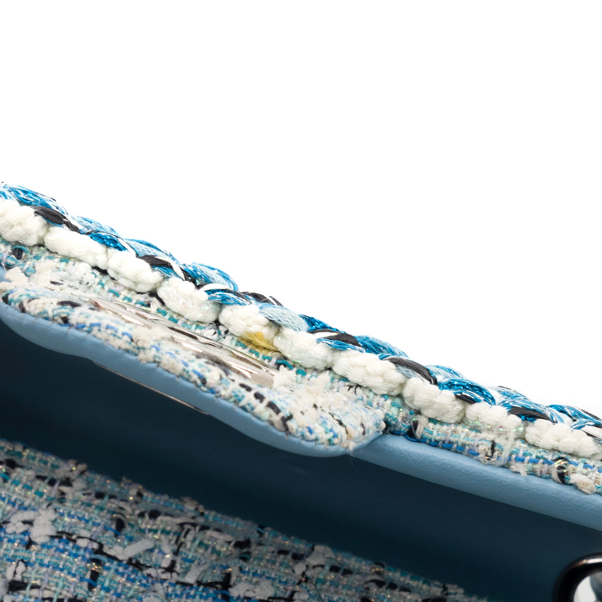 CHANEL - Sac à bandoulière Classique/Timeless Mini Rectangle Chanel en tweed bleu et blanc