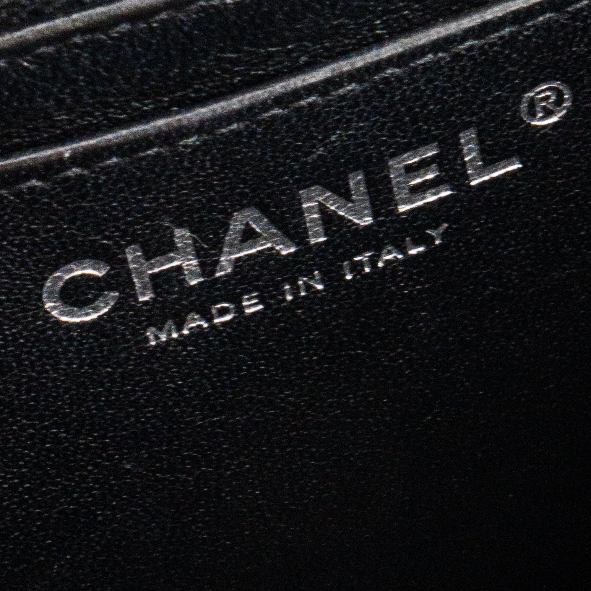 CHANEL - Sac à bandoulière Classique/Timeless Mini Square Chanel en cuir caviar noir