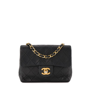 CHANEL - Sac à bandoulière Classique/Timeless Mini Square Chanel en cuir noir vintage
