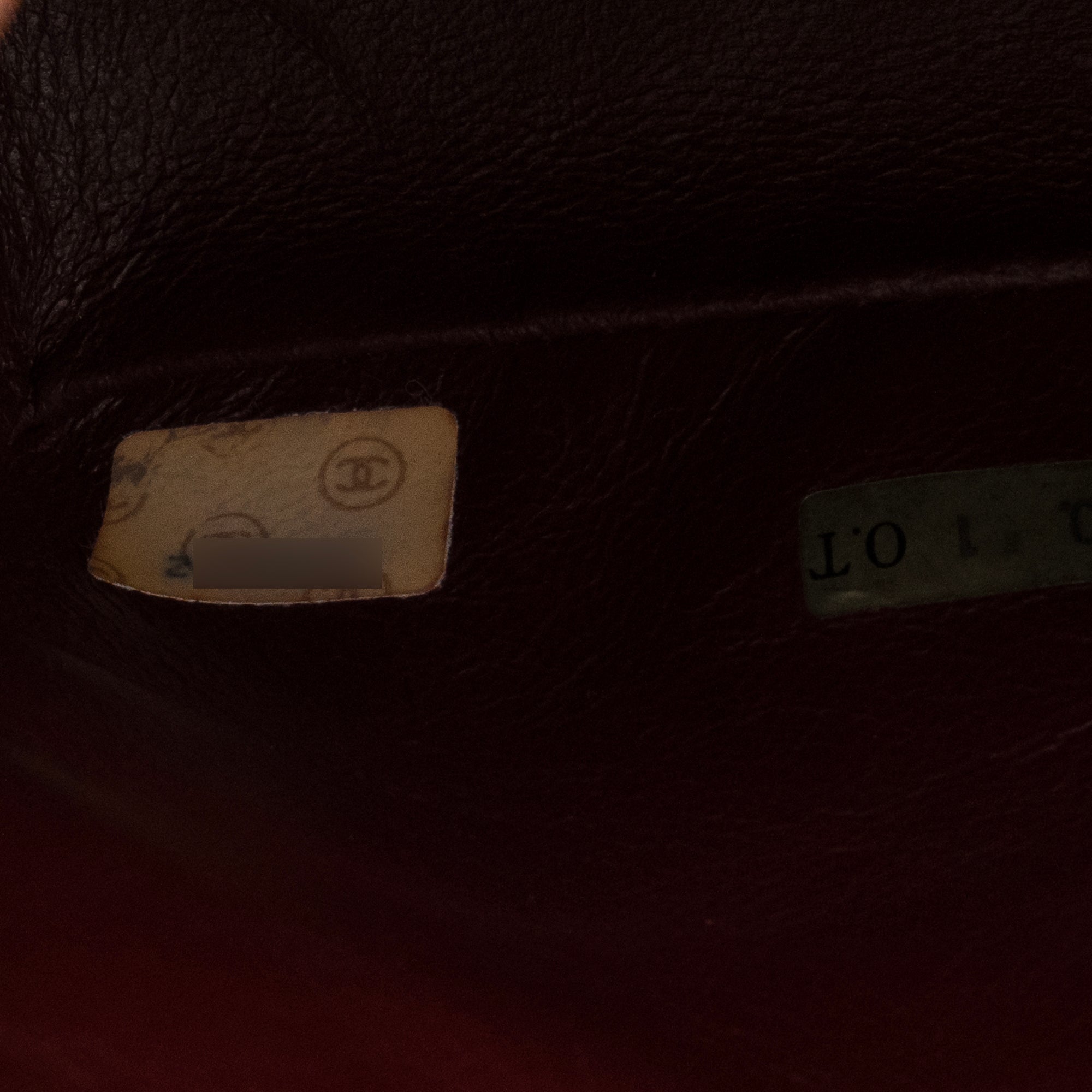 CHANEL - Sac à bandoulière Classique/Timeless Square Chanel en cuir lisse noir vintage