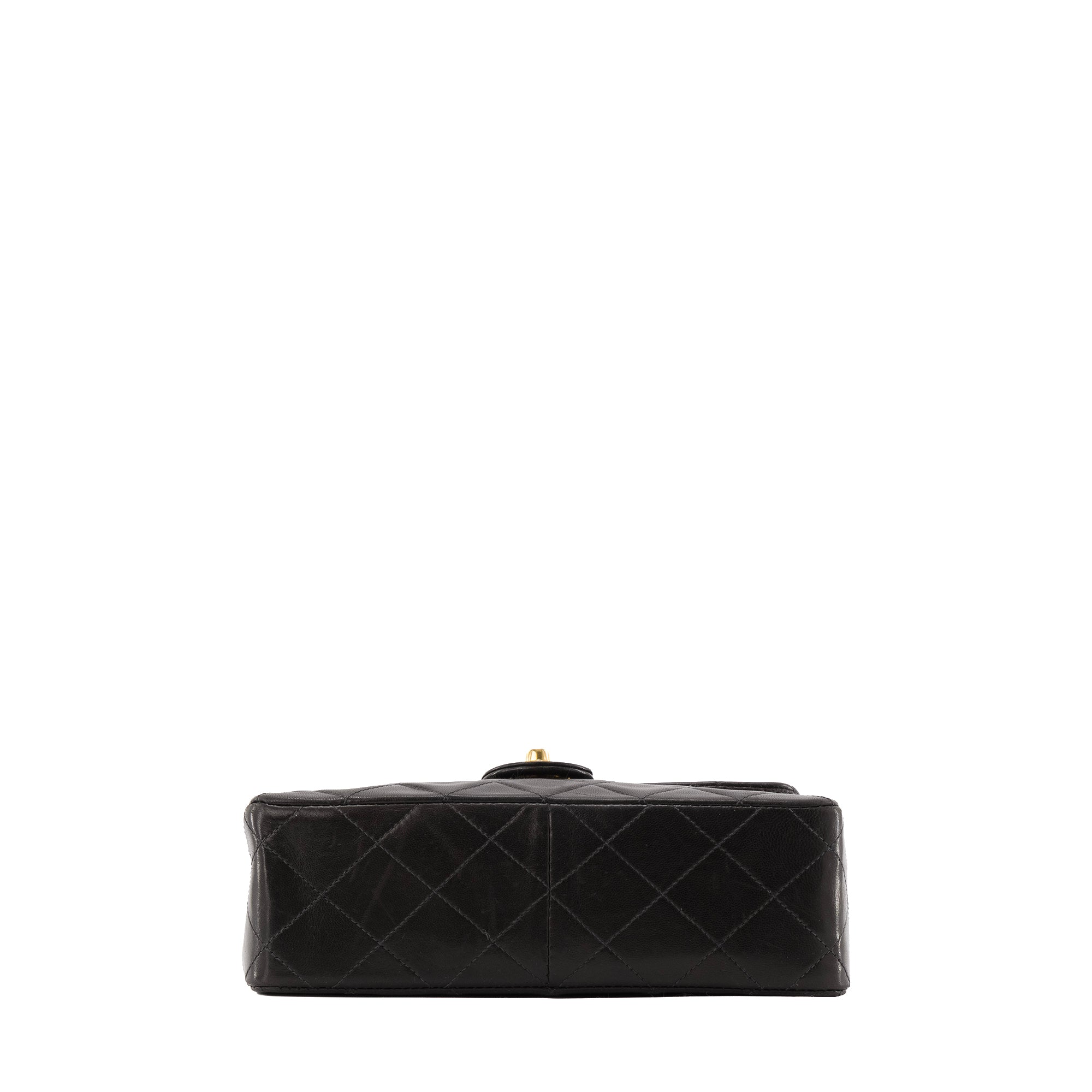 CHANEL - Sac à bandoulière Classique/Timeless Square Chanel en cuir lisse noir vintage