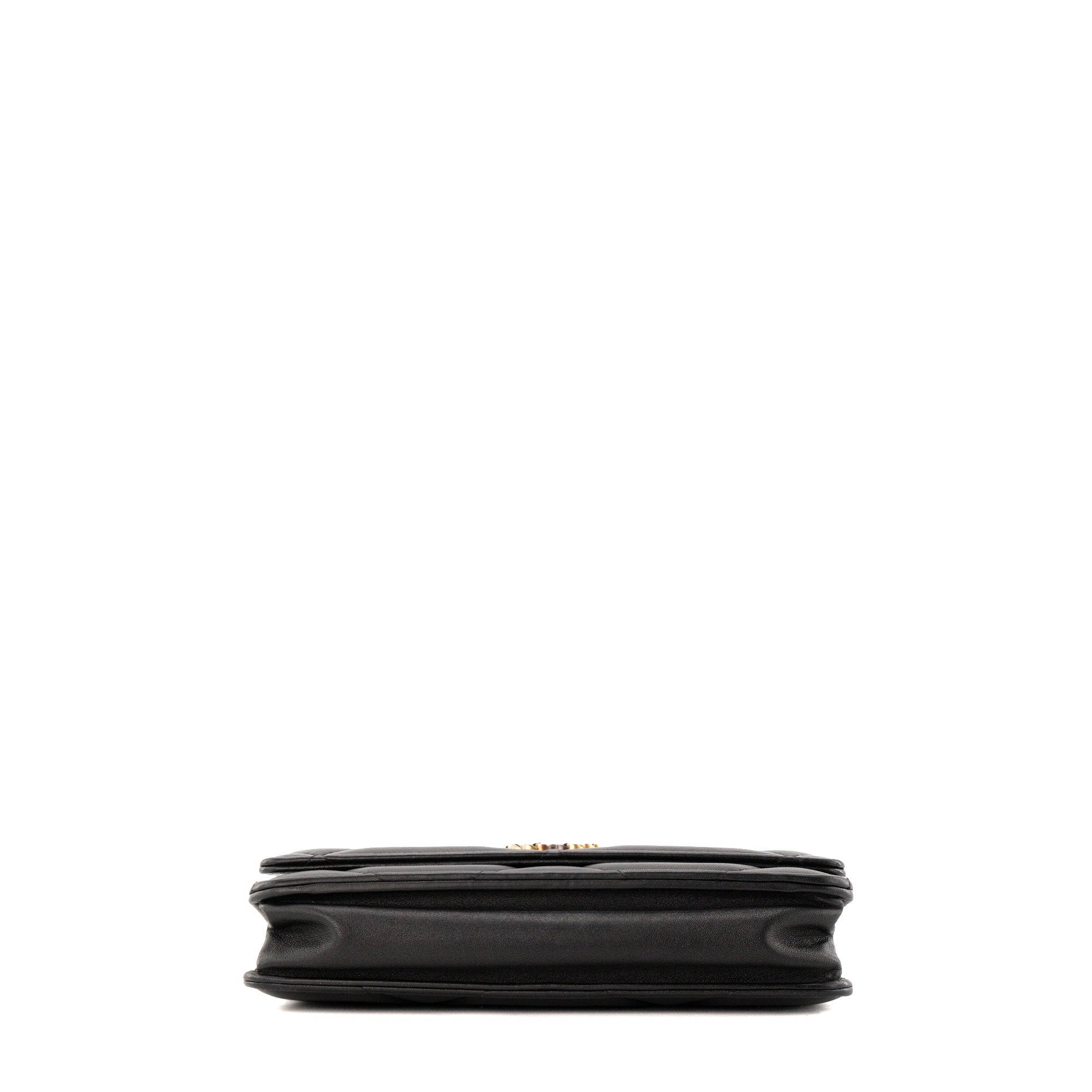 CHANEL - Sac à bandoulière Wallet On Chain 19 Chanel en cuir lisse noir