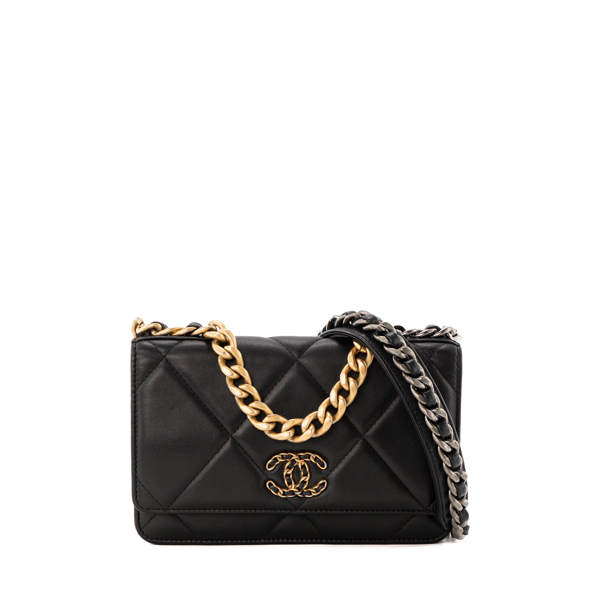 CHANEL - Sac à bandoulière Wallet On Chain 19 Chanel en cuir lisse noir