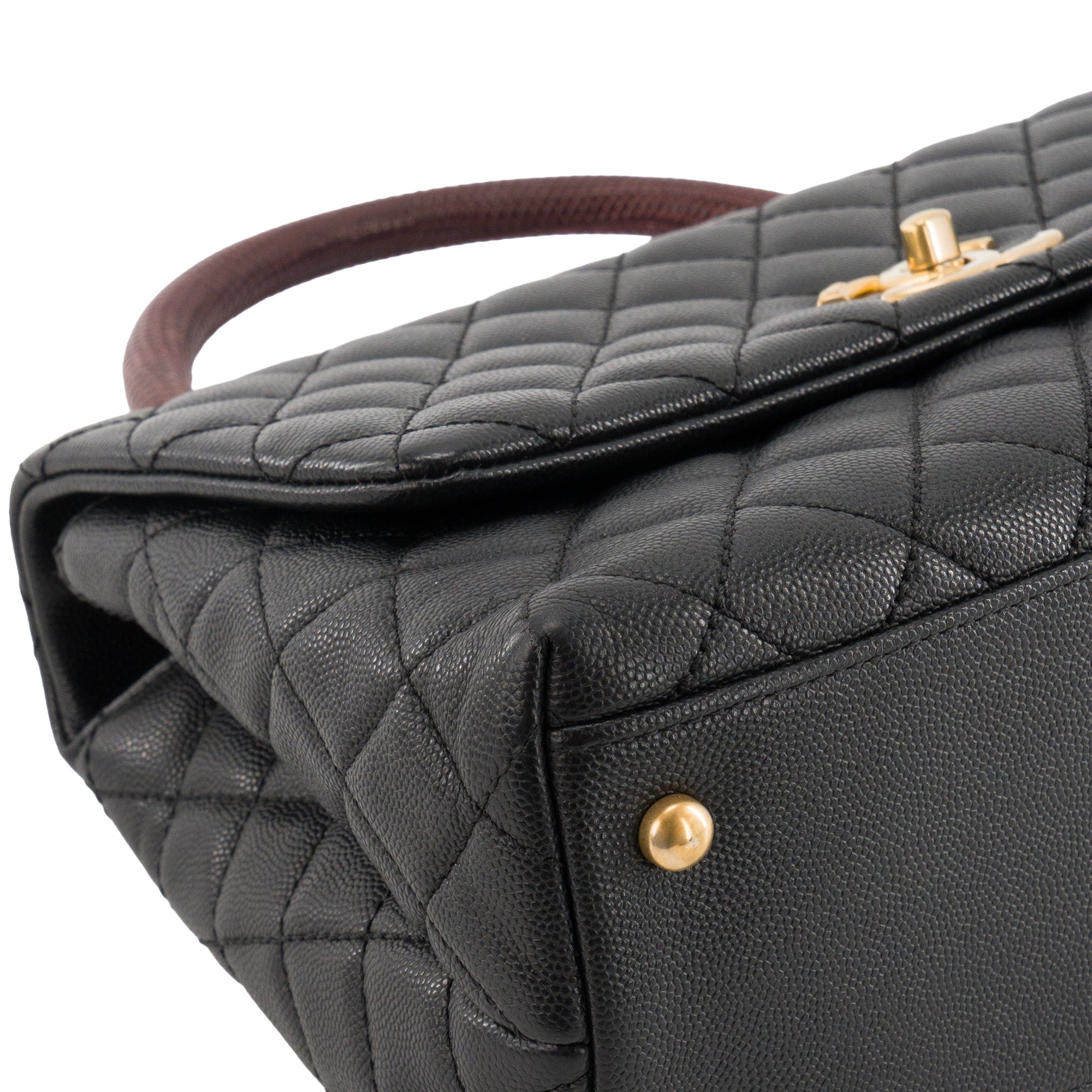 CHANEL - Sac à bandoulière Coco Handle Chanel en cuir caviar noir et anse en cuir exotique lézard bordeaux