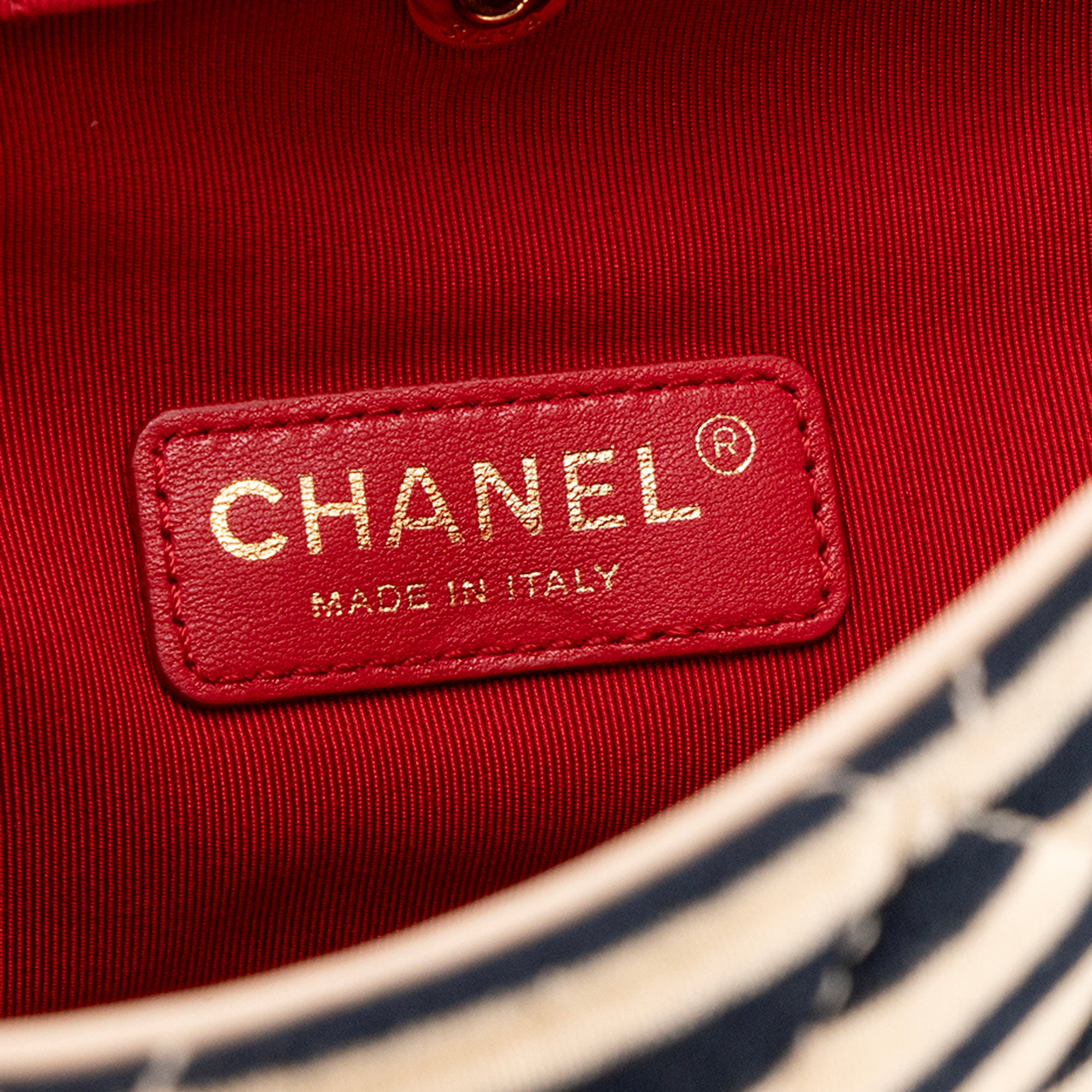 CHANEL - Sac à bandoulière Coco Sailor Chanel en cuir lisse beige et toile bicolore