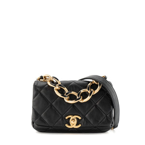 CHANEL - Sac à bandoulière Color Match Chanel en cuir lisse noir