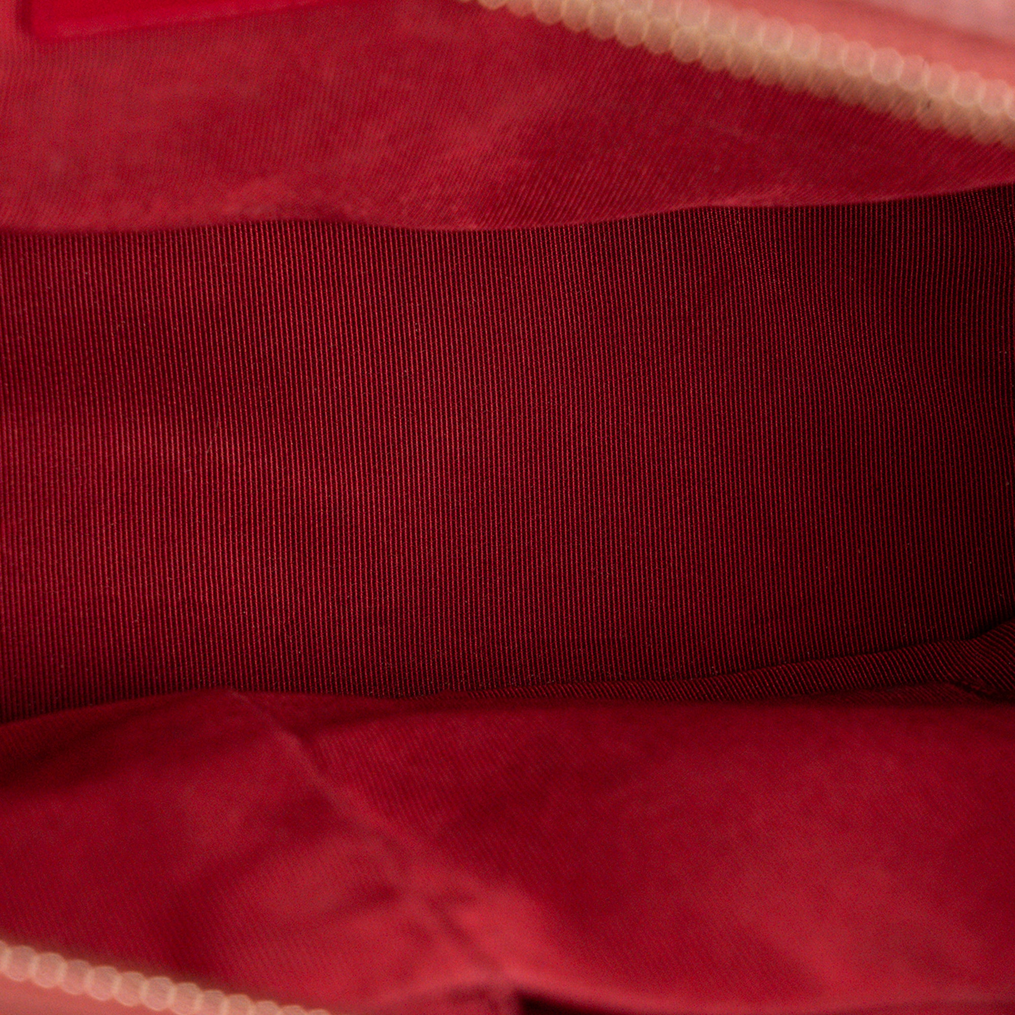 CHANEL - Sac à bandoulière Gabrielle Chanel en cuir froissé bordeaux