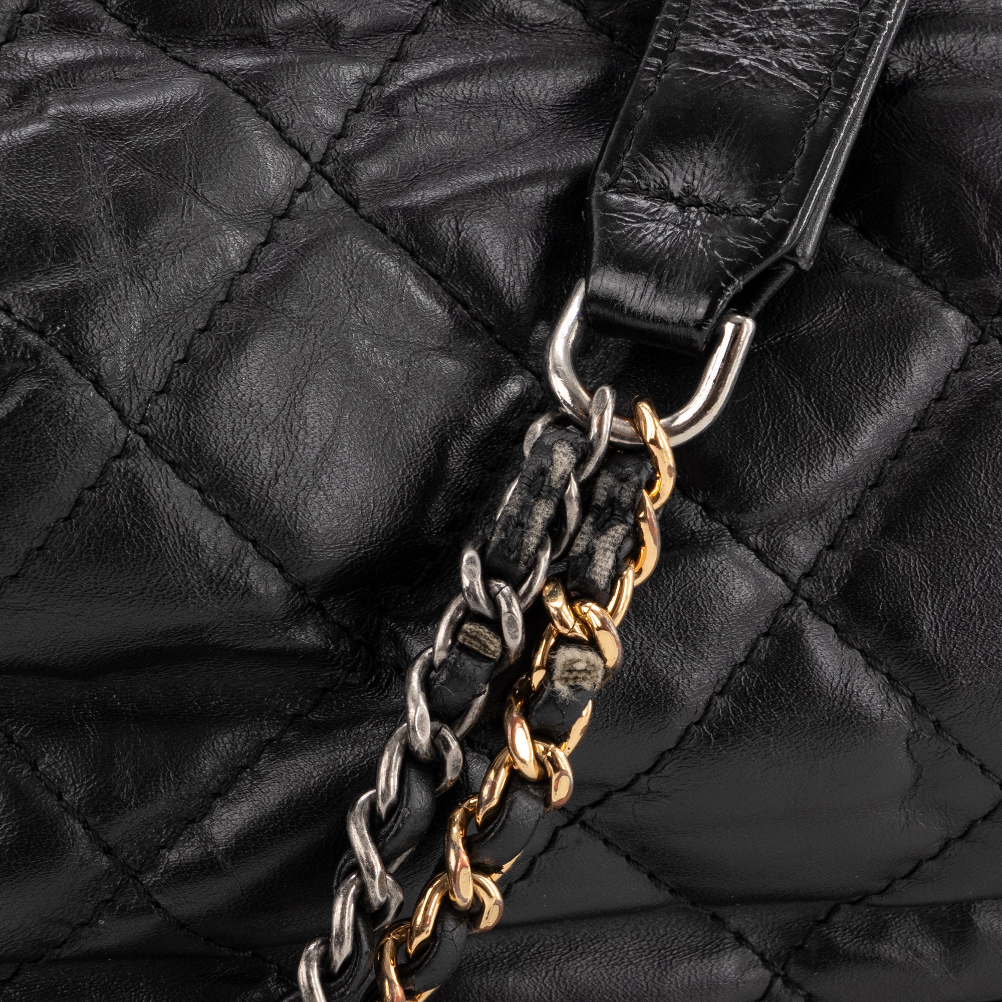 CHANEL - Sac à bandoulière Gabrielle GM Chanel en cuir noir