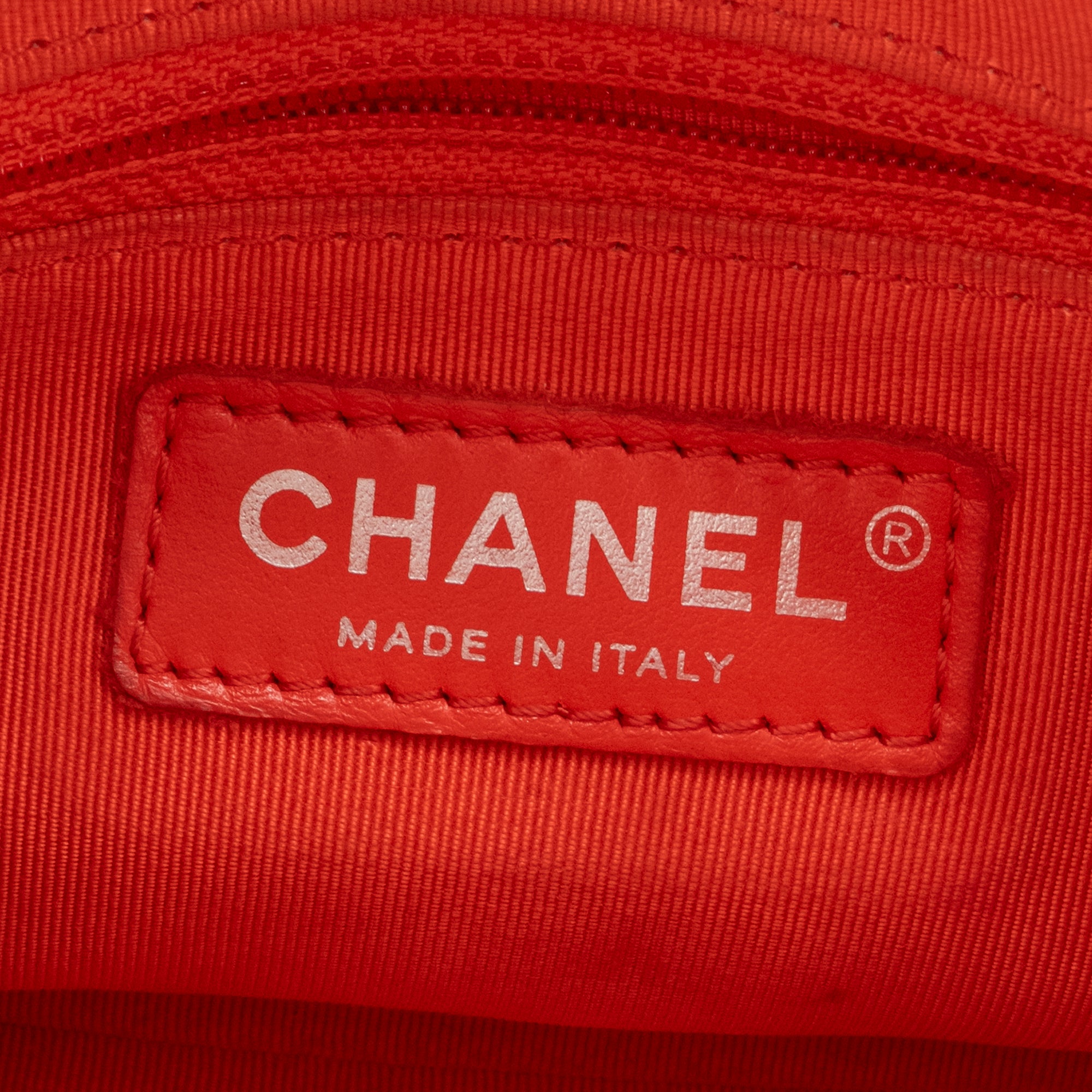 CHANEL - Sac à bandoulière Gabrielle mini Chanel en cuir corail