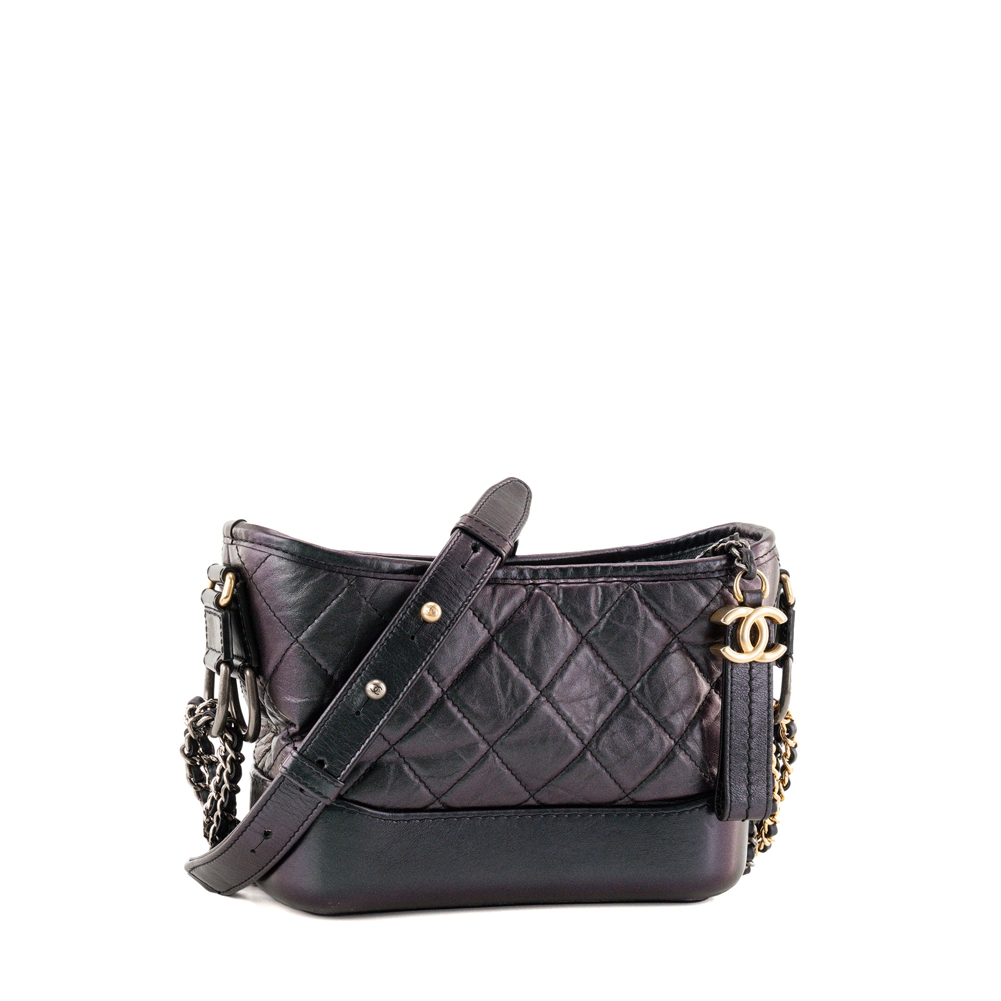 CHANEL - Sac à bandoulière Gabrielle mini Chanel en cuir froissé noir irisé
